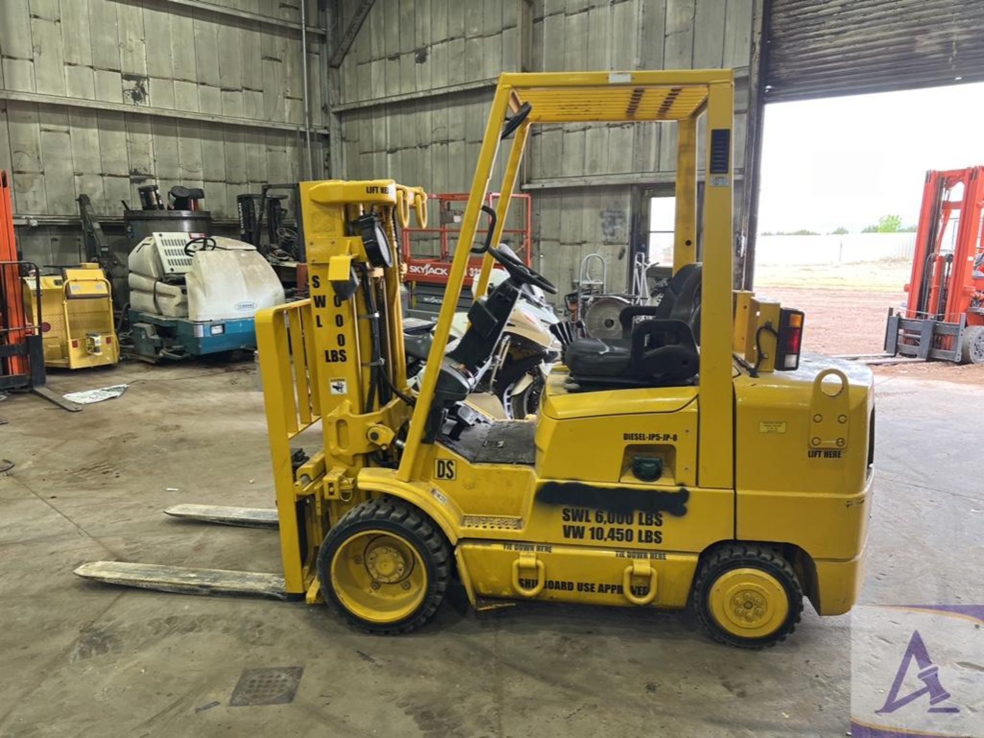 Hyster 560XMG Forklift, 6,000# Capacity, Only 2,322 Hours! - Image 9 of 28