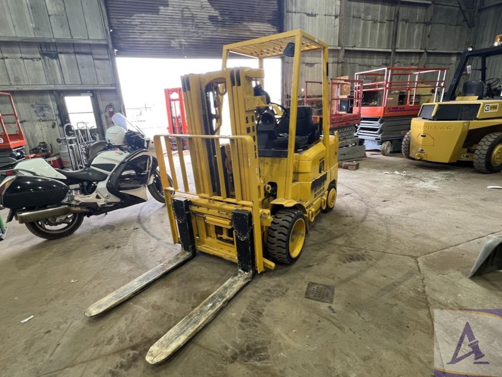 Hyster 560XMG Forklift, 6,000# Capacity, Only 2,322 Hours! - Image 12 of 28