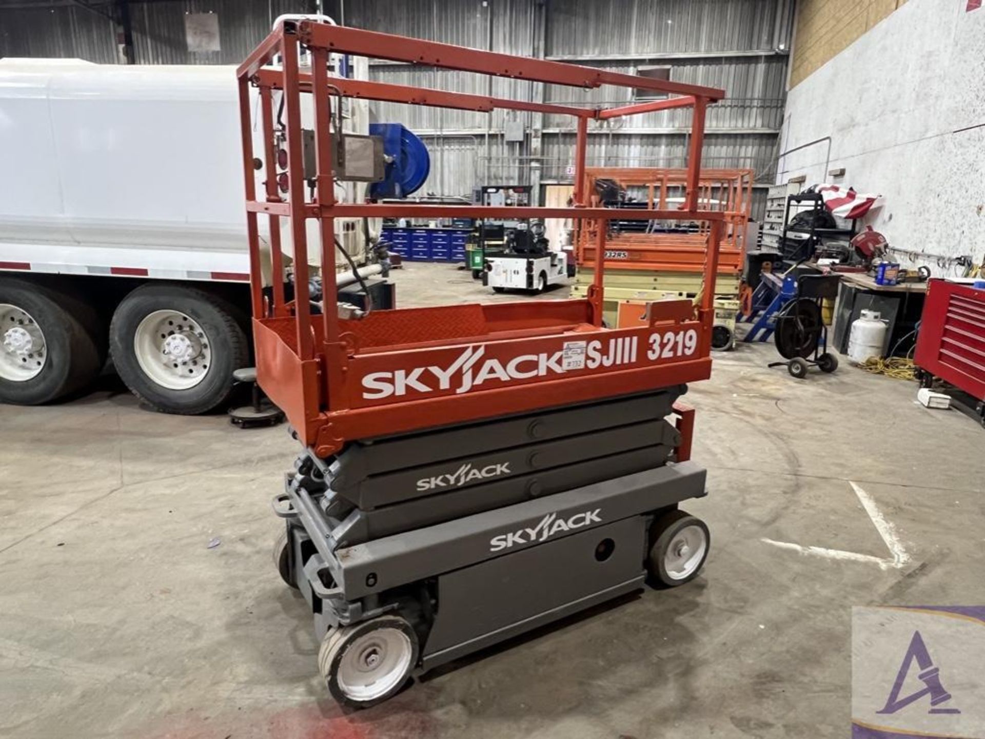 2018 Sky Jack 3219 Scissorlift - Image 3 of 32