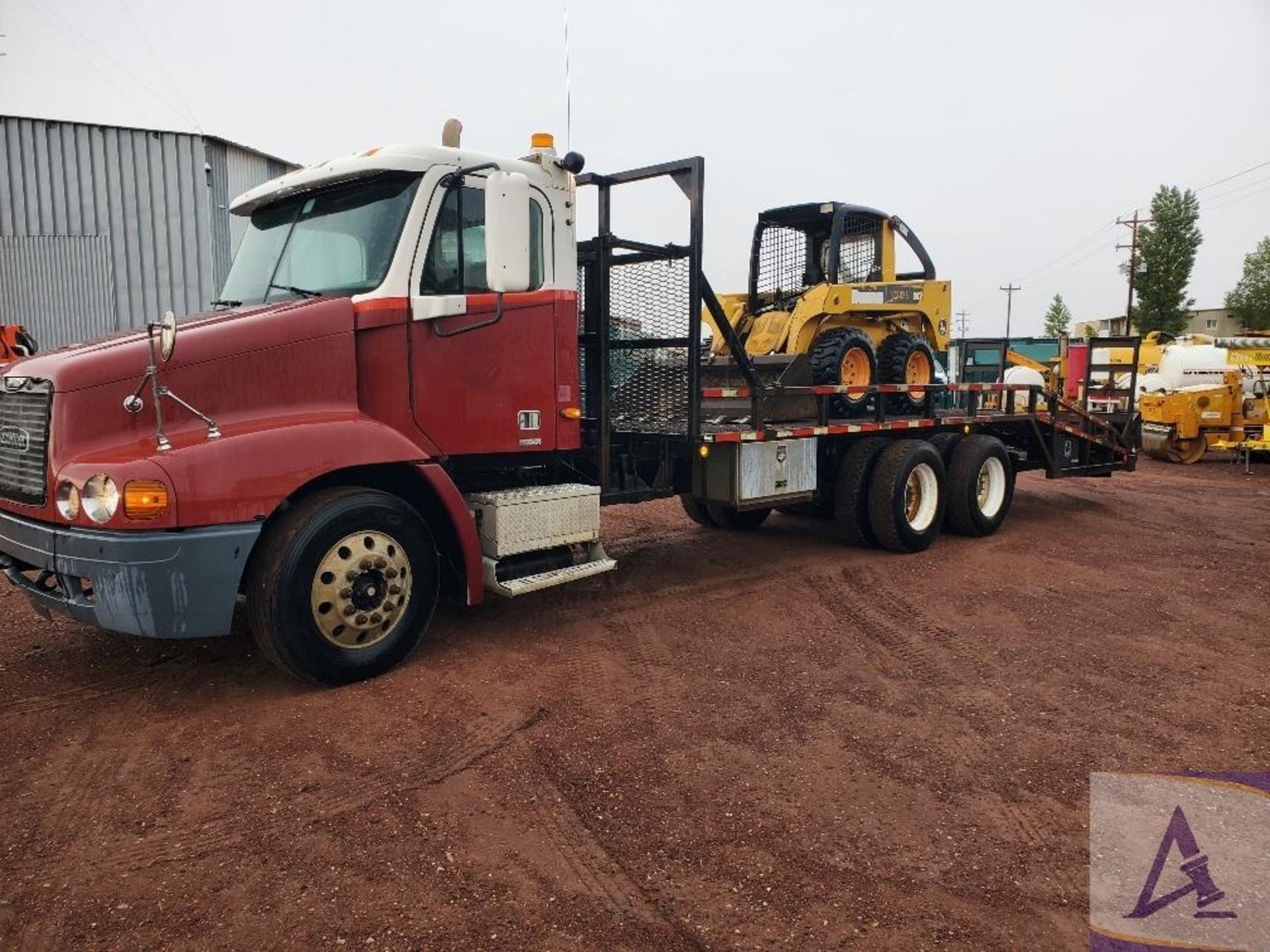 2000 Freightliner FLC112 Flatbed Equipment Transport Truck - Image 9 of 40