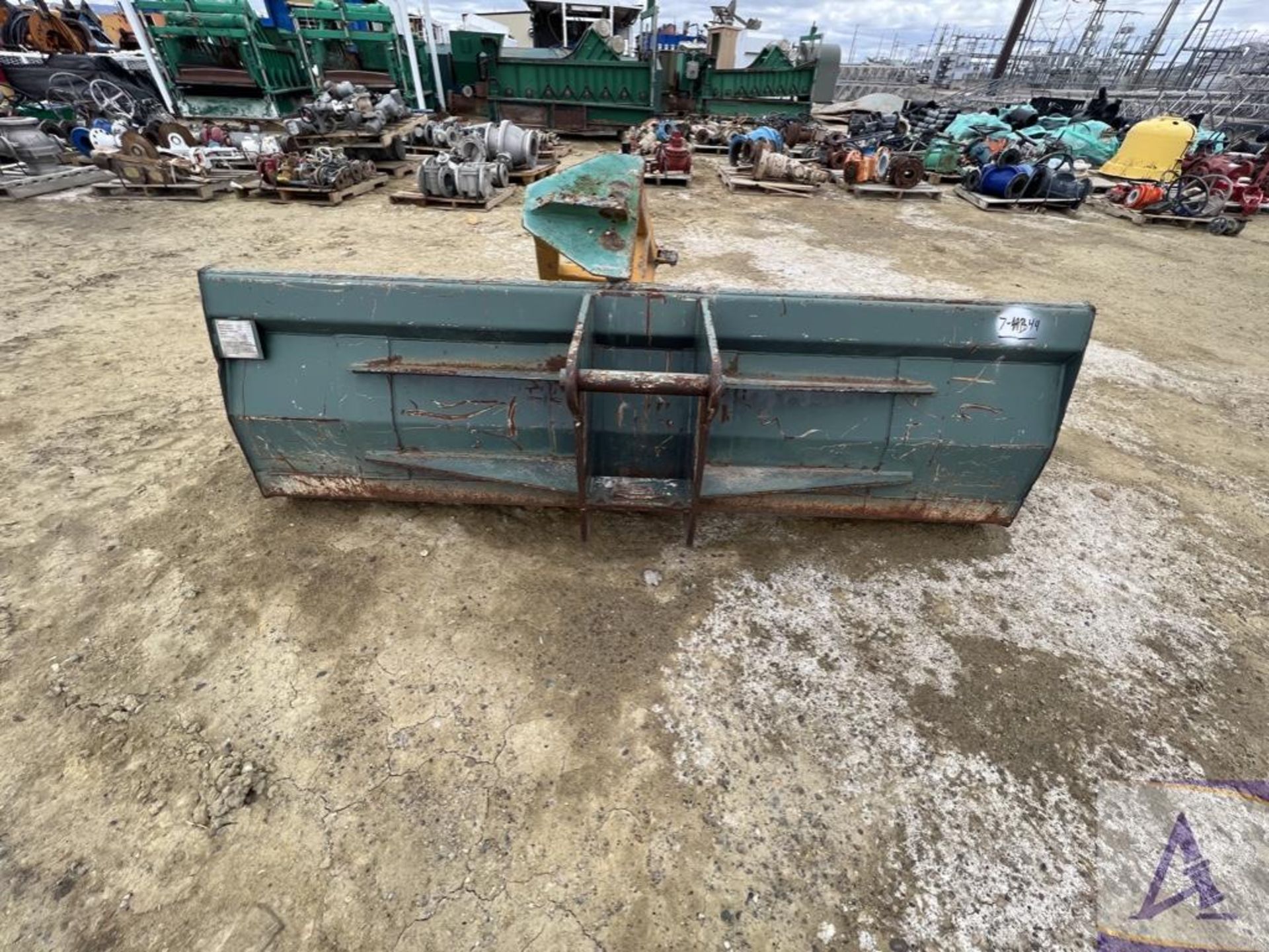 Gehl Bucket and Stinger Attachment - Image 10 of 20