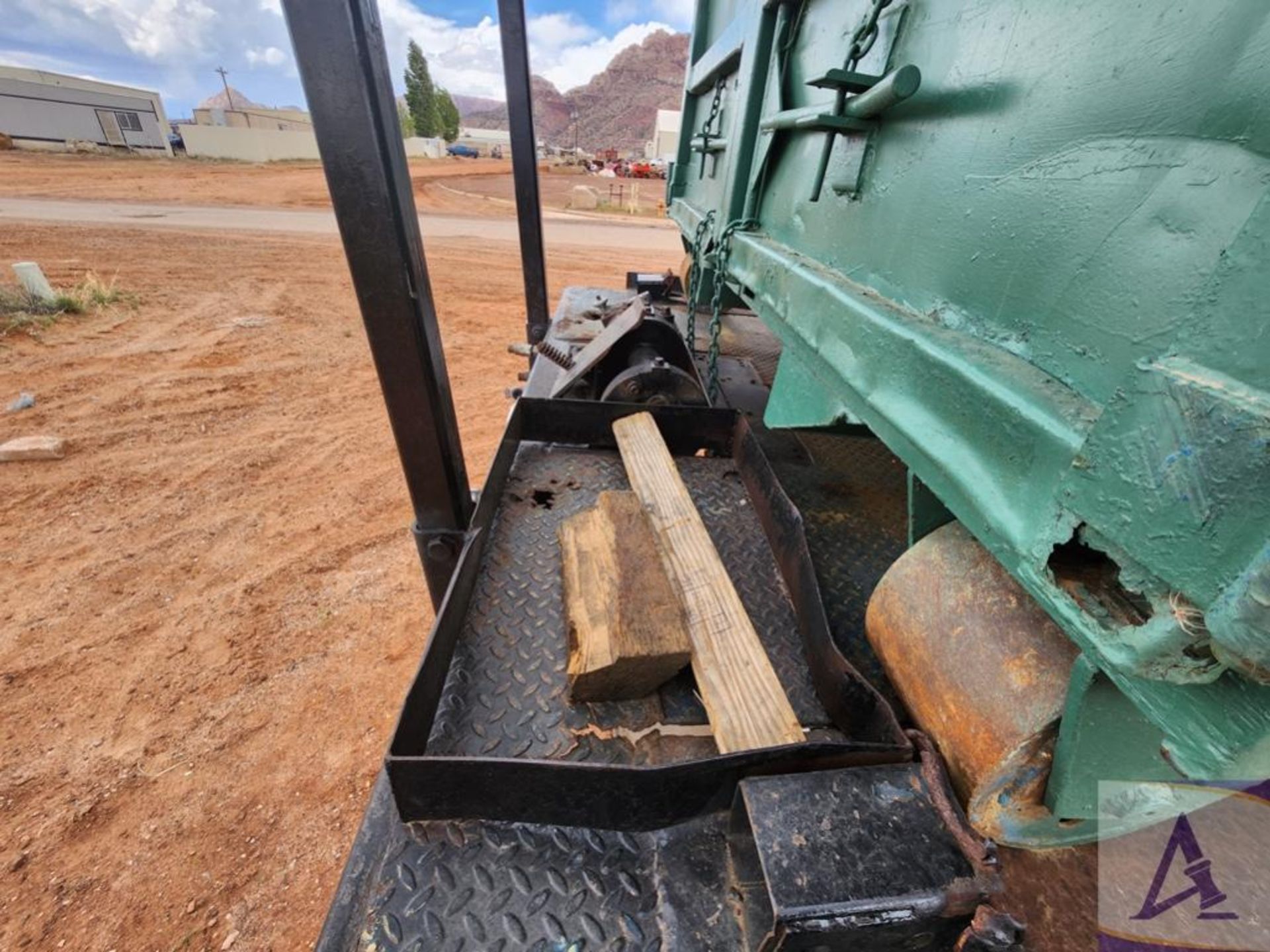 Hydraulic Container Trailer - Image 25 of 32