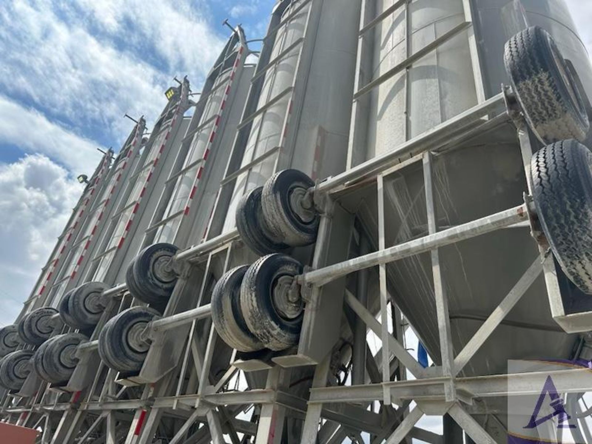 FAST-WAY Cement Silo Package Including: (12) 1,175 Cu Ft Portable Silos, Lots 86-98 - Image 7 of 24