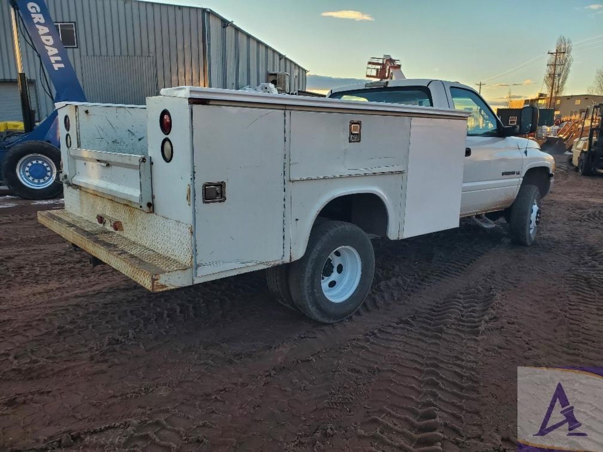 2001 Dodge Ram 3500 Mechanics Truck - Image 9 of 44