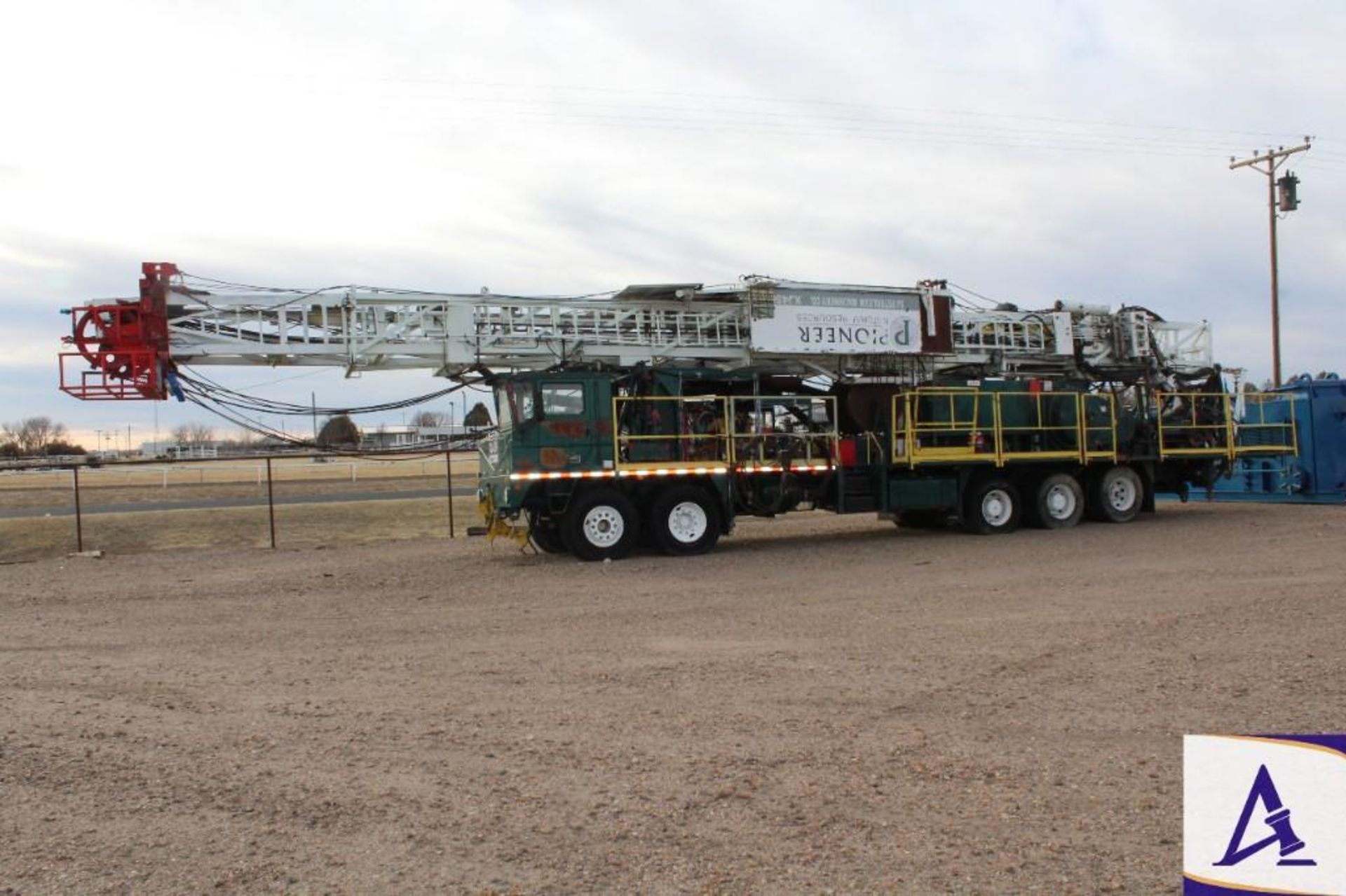 Dragon XJ-450 Drilling Rig Carrier - Image 6 of 10