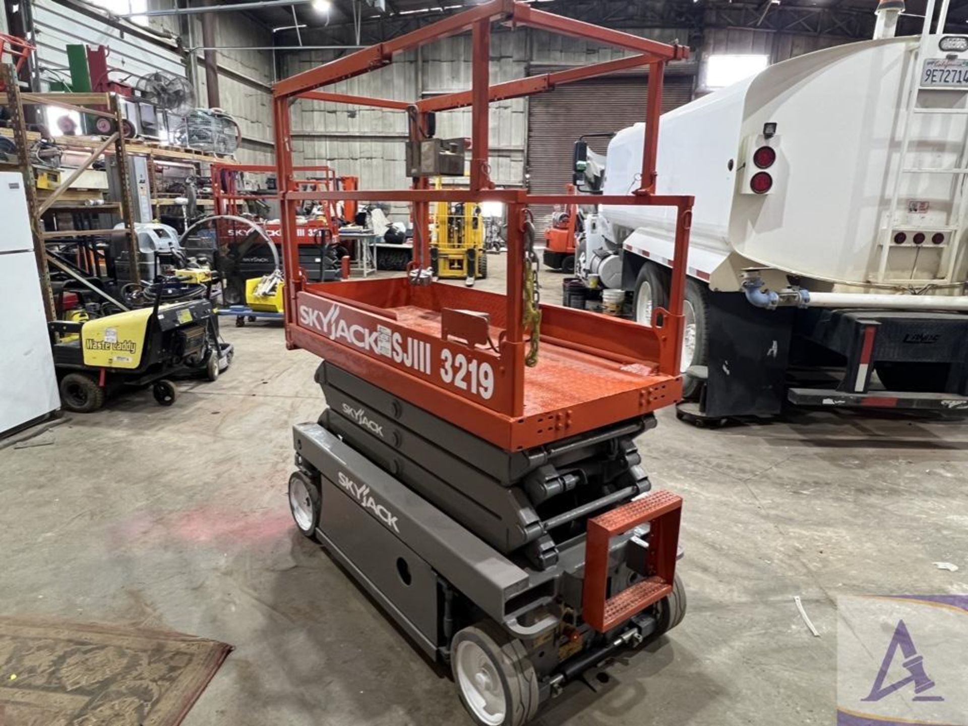 2018 Sky Jack 3219 Scissorlift