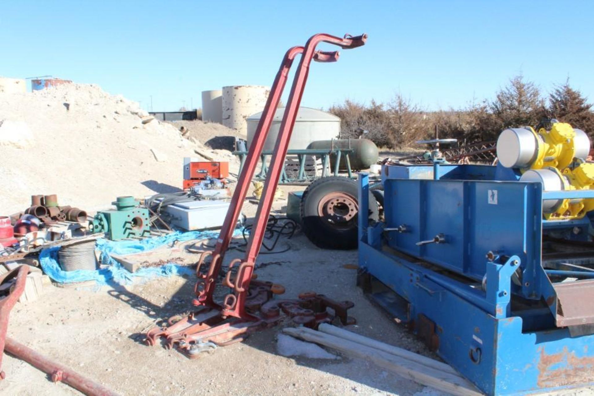 Linear Motion Shale Shaker, Cameron Accumulator, HT-55 Rotary Tongs - Image 3 of 6