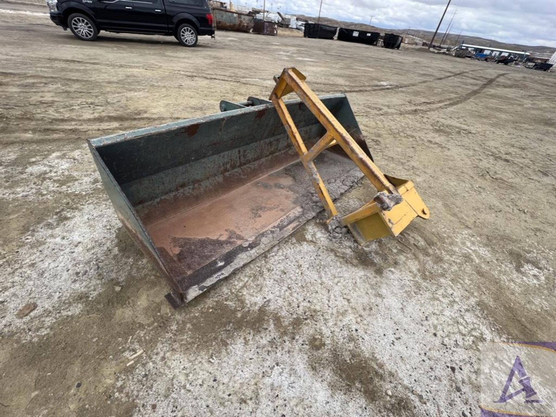 Gehl Bucket and Stinger Attachment - Image 15 of 20