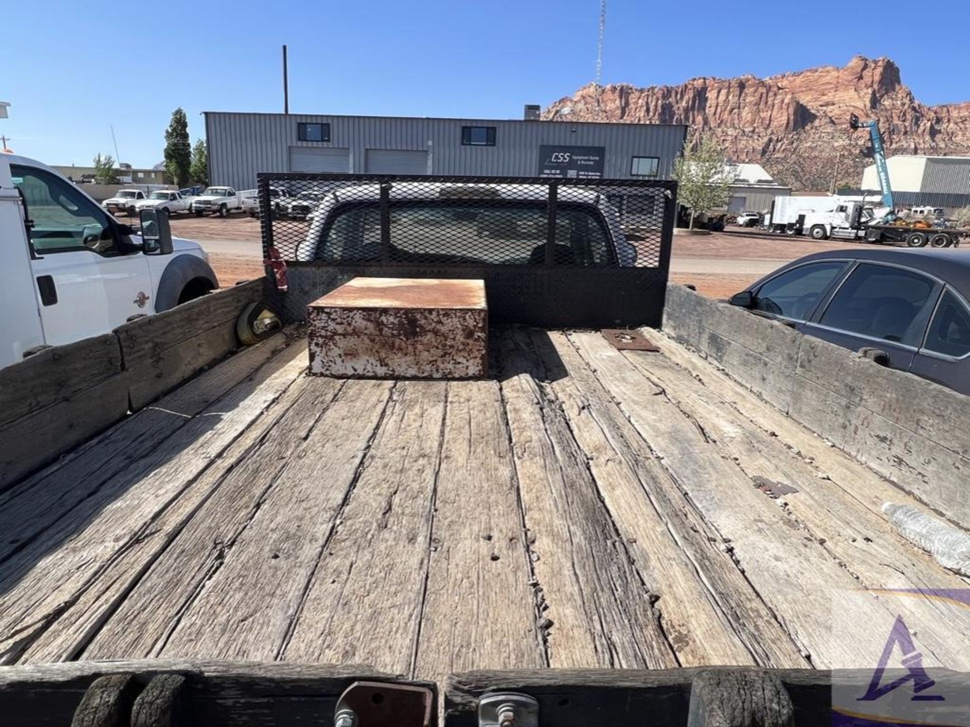 1999 Dodge Ram 2500 Flatbed Pickup - Image 24 of 32