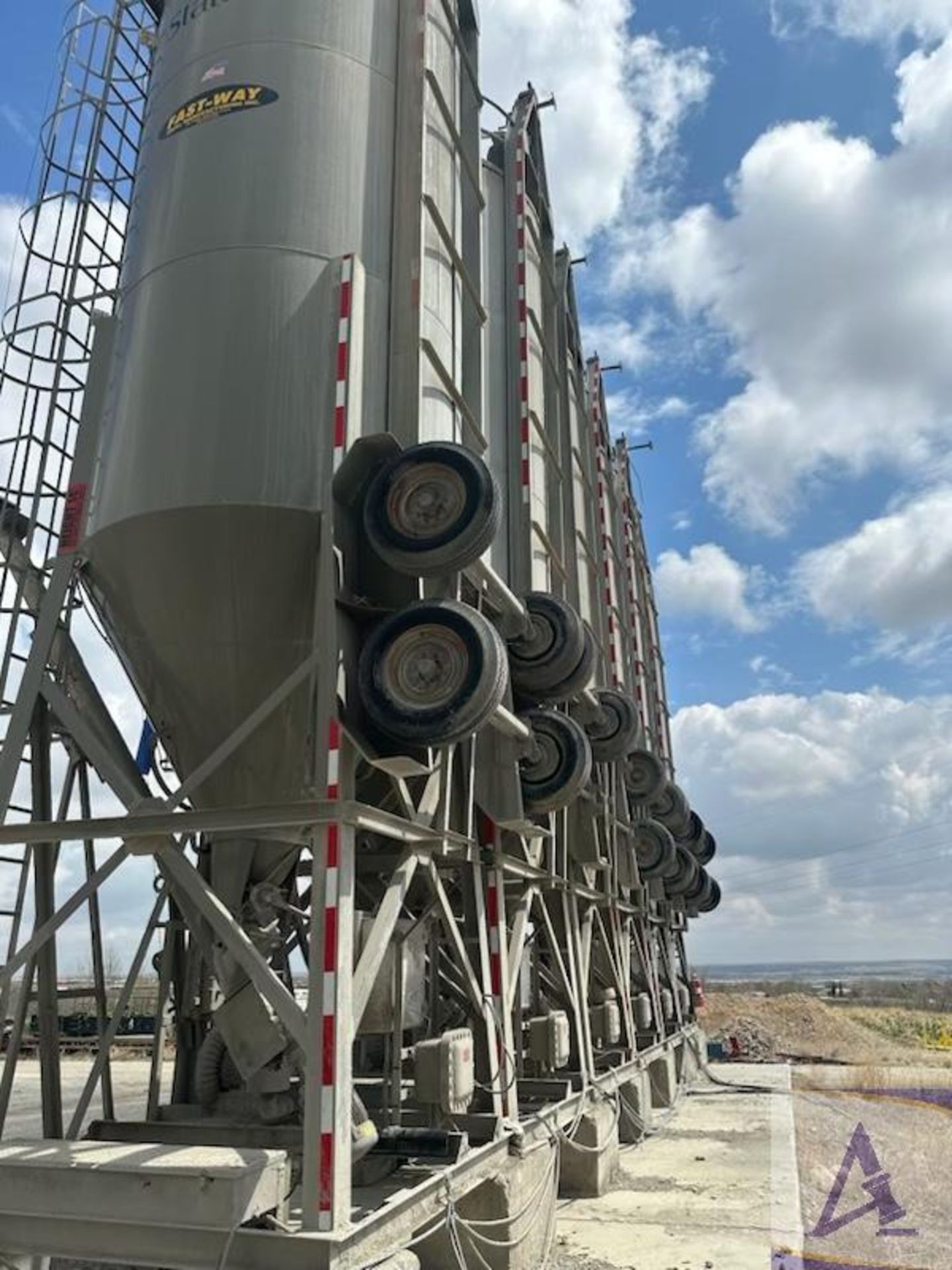 FAST-WAY Cement Silo Package Including: (12) 1,175 Cu Ft Portable Silos, Lots 86-98 - Image 6 of 24