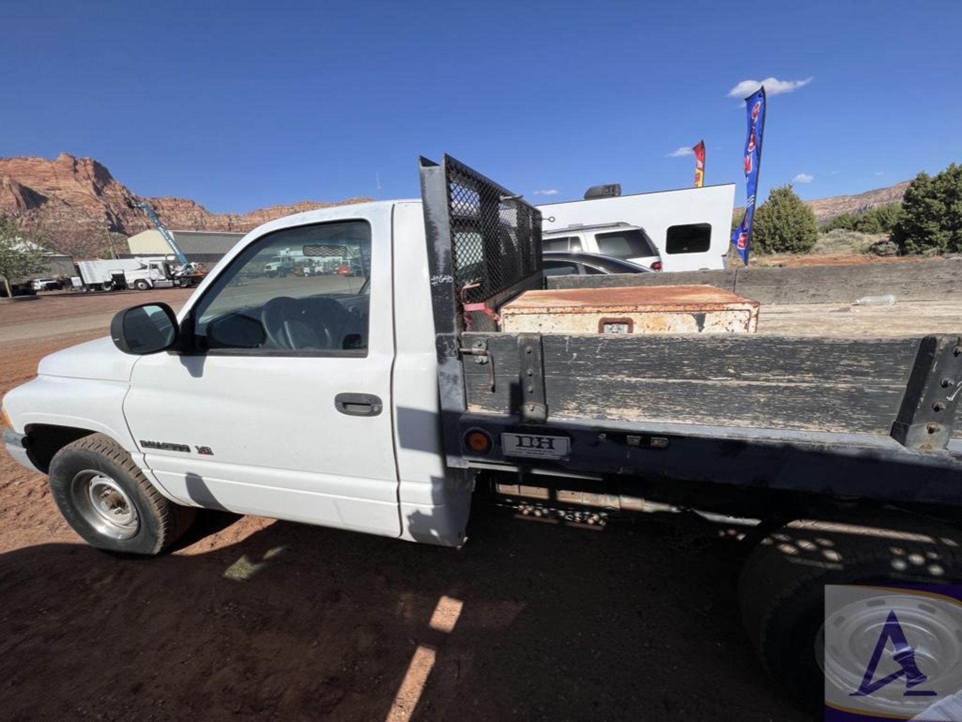 1999 Dodge Ram 2500 Flatbed Pickup - Image 3 of 32