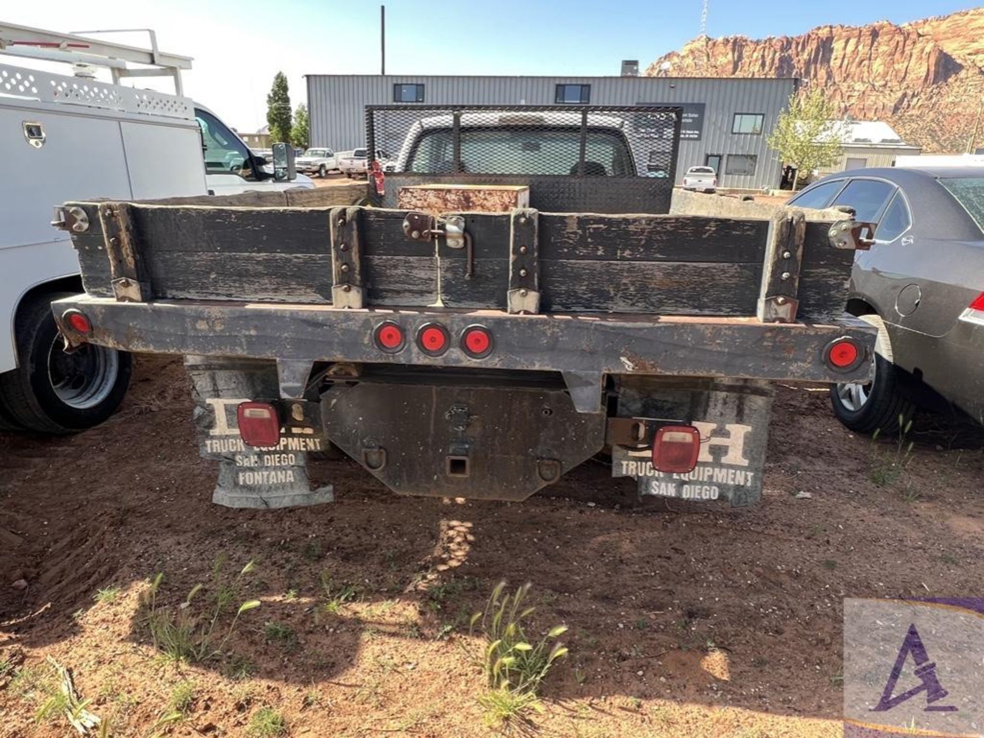 1999 Dodge Ram 2500 Flatbed Pickup - Image 14 of 32