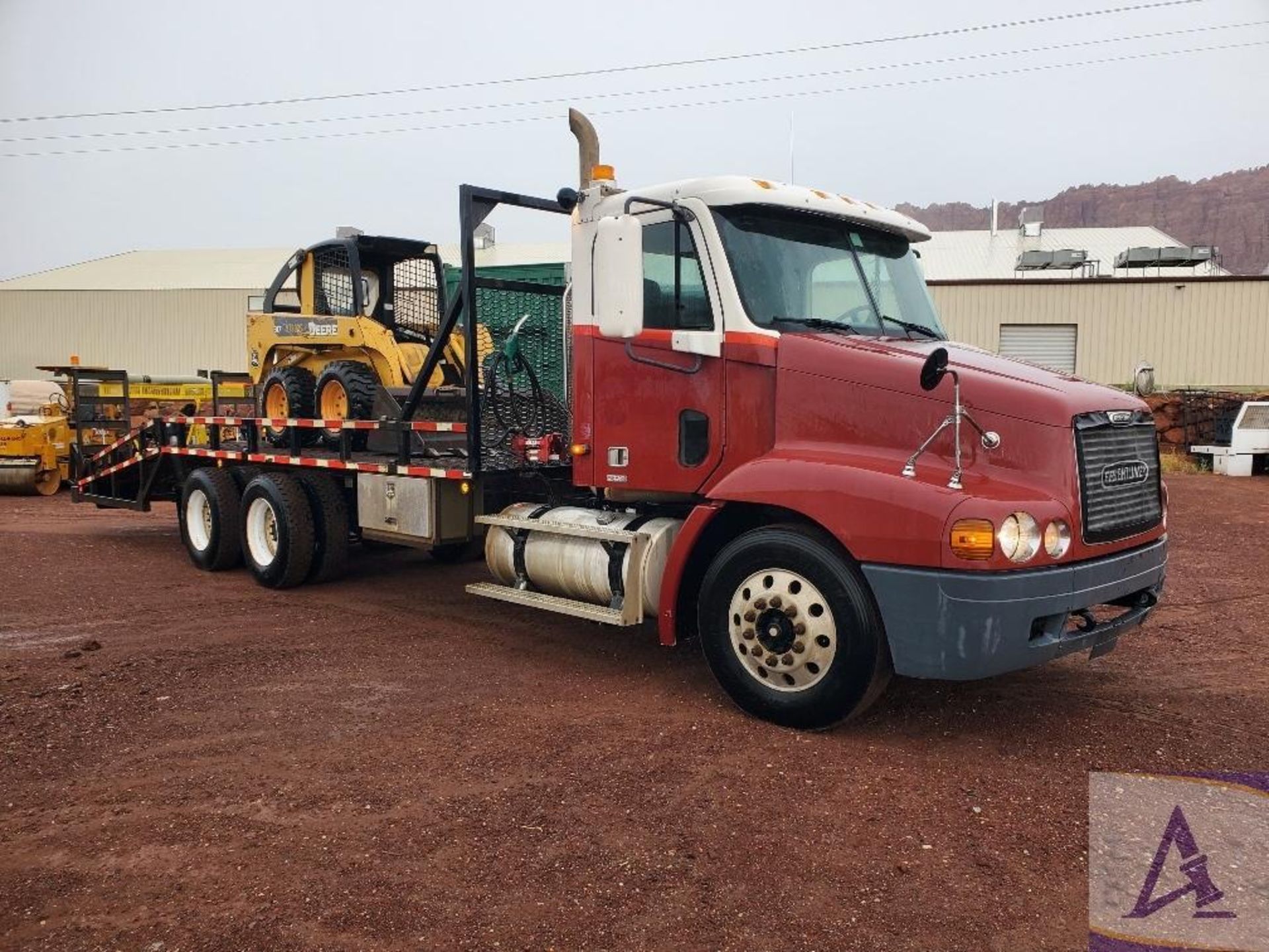 2000 Freightliner FLC112 Flatbed Equipment Transport Truck - Image 6 of 40