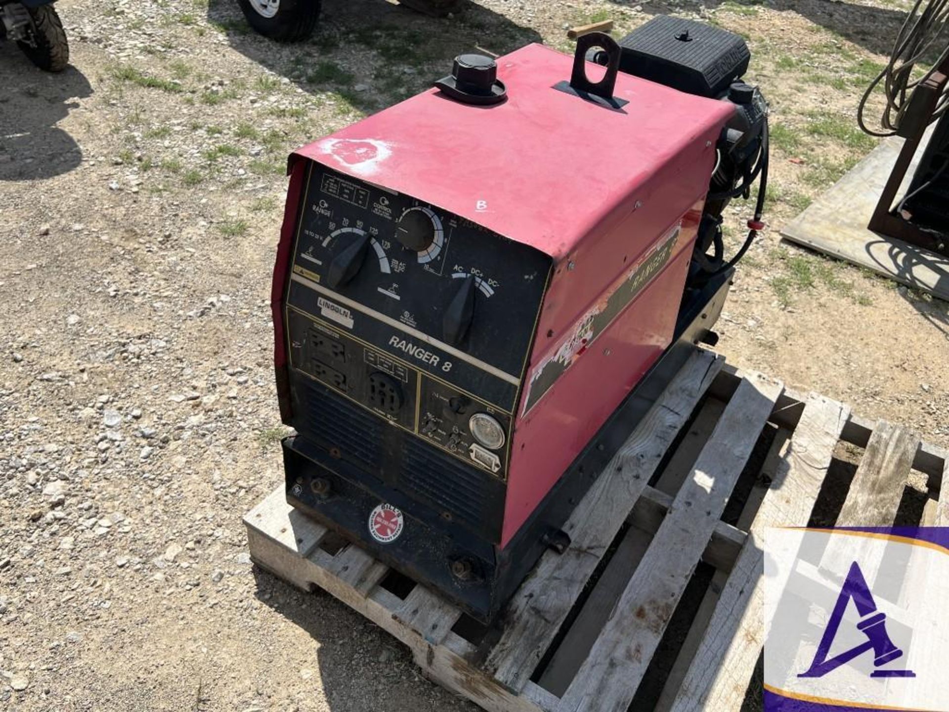 Lincoln Electric Ranger 8 AC/DC Welding Machine - Image 6 of 10