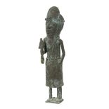 Bronzefarbene Figur im Stil der Benin