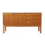 Kurzes Sideboard A: um 1975 durch