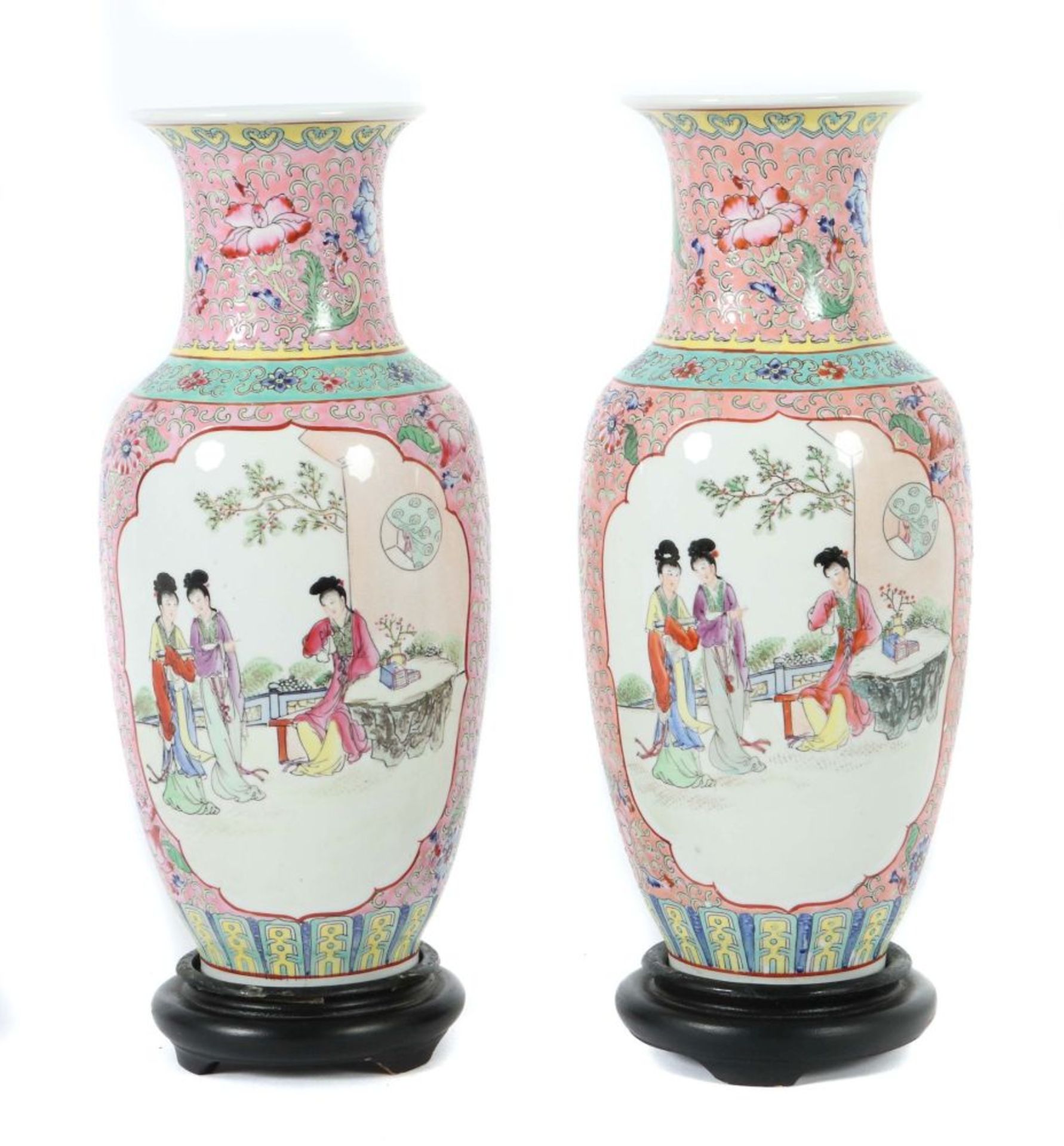 Paar "Famille Rose"-Vasen China, 20.