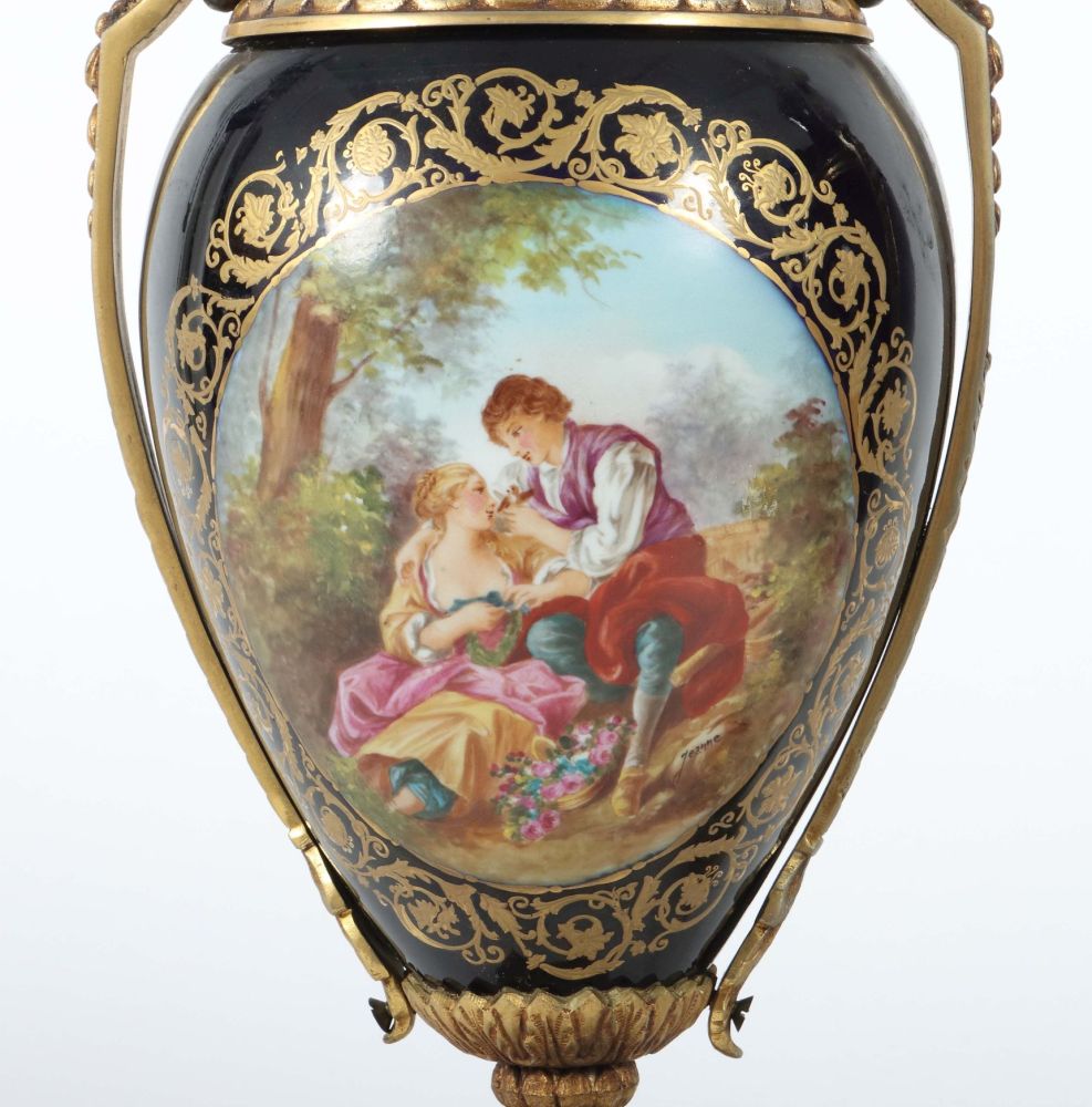 Vasenpaar mit Reservenmalerei wohl - Image 2 of 5