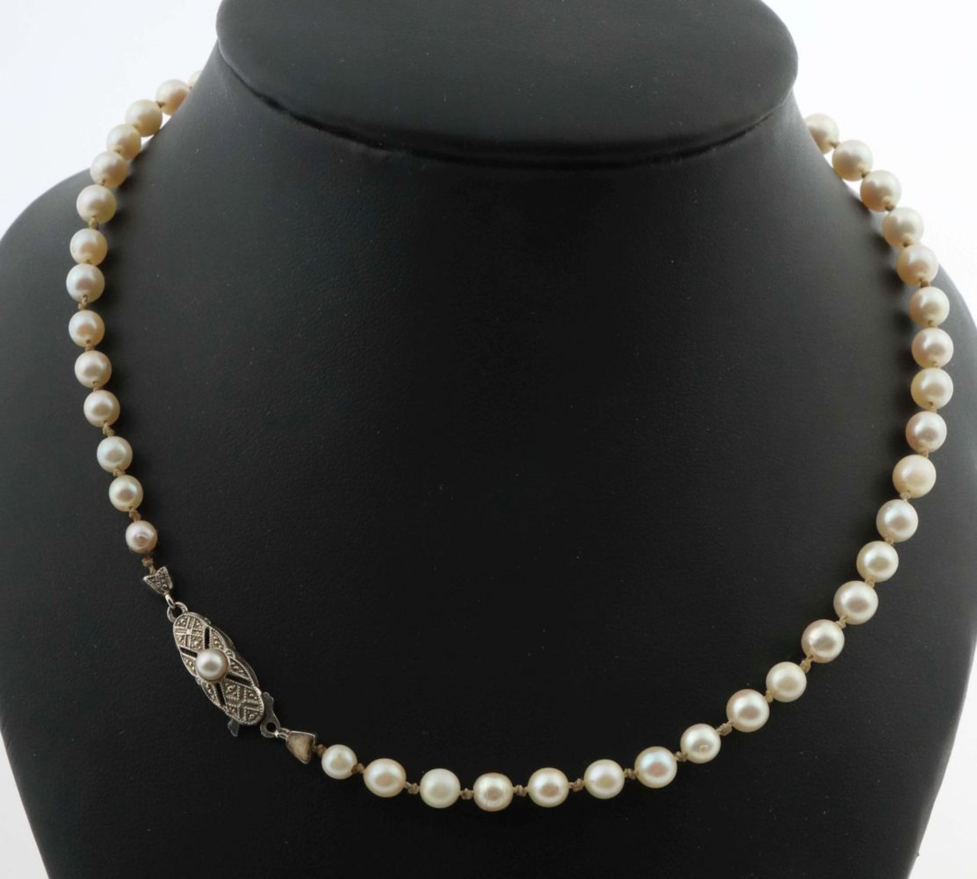 Perlenkette mit Bicolorschließe 1. - Bild 2 aus 2