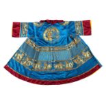 Bestickte Robe China, nztl., Satin in