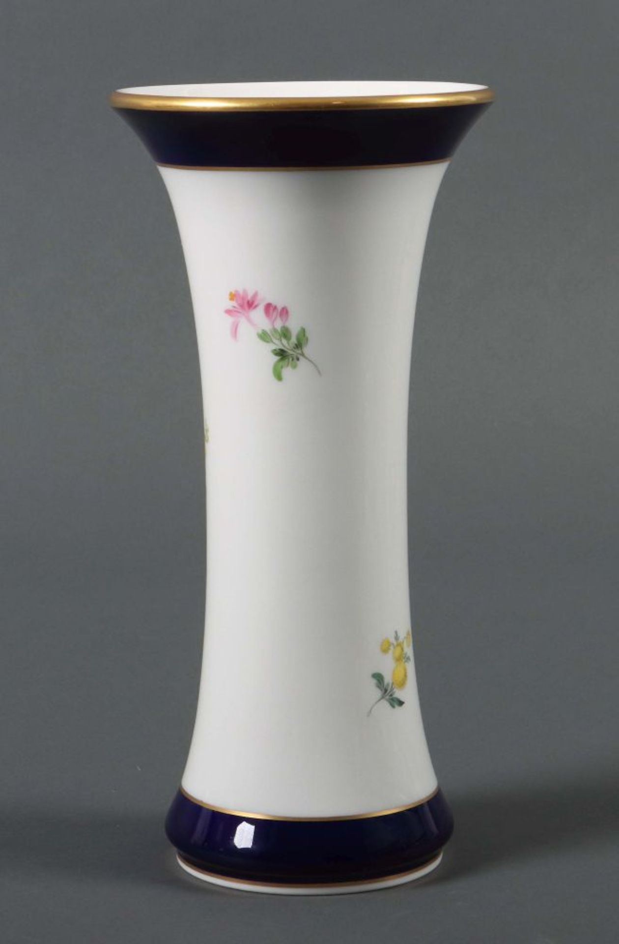 Trompetenvase mit Blumendekor Meissen, - Bild 2 aus 4