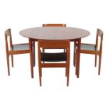 Ovaler Esstisch mit 8 Stühlen
