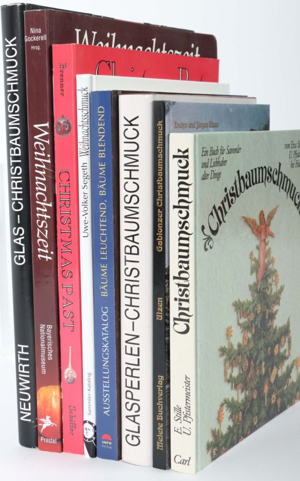 8 Bücher | Weihnachts- und - Image 2 of 2