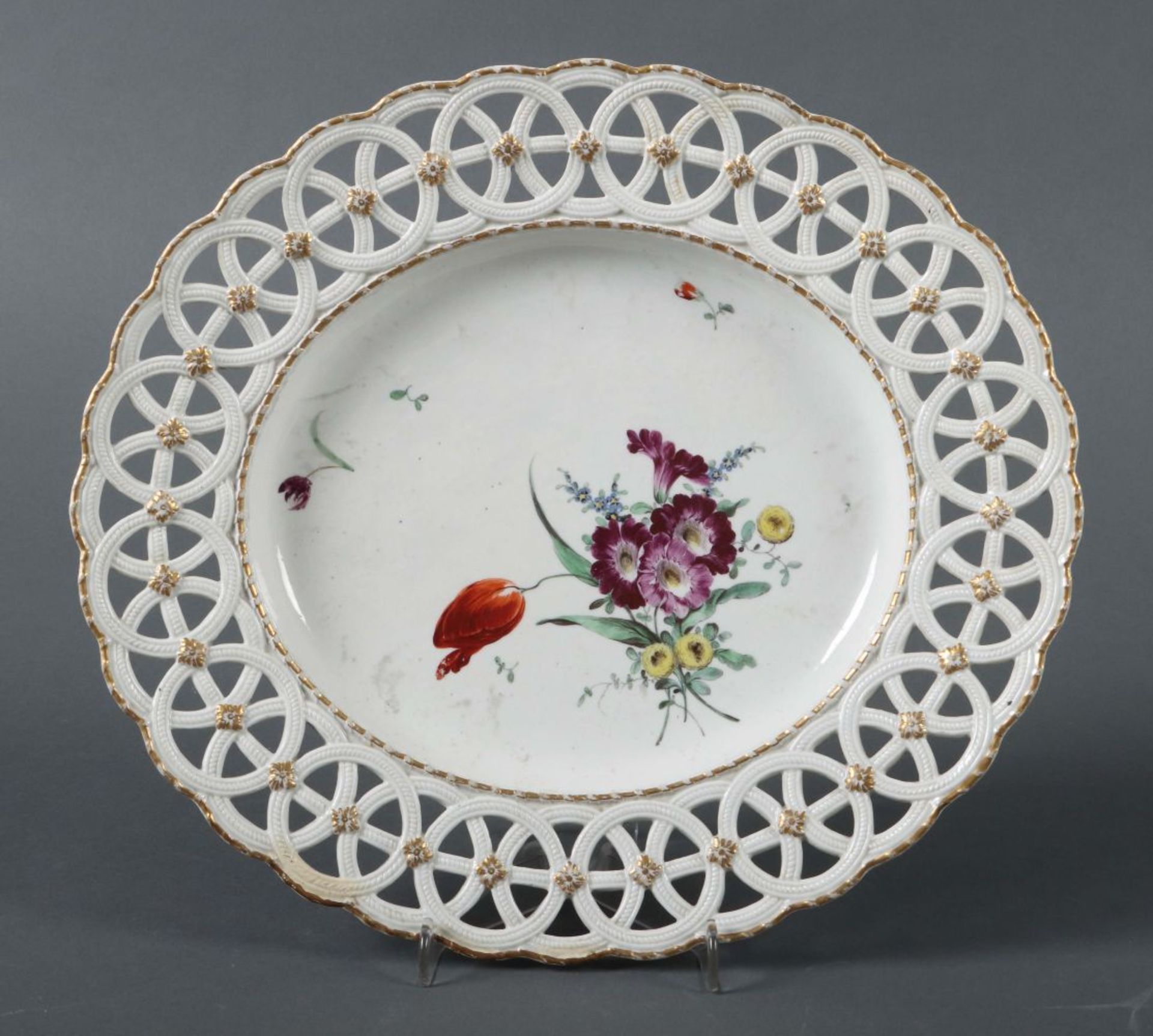 Ovalplatte mit Floraldekor Herzoglich