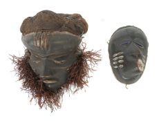 Zwei Masken der Pende DR Kongo, 1x