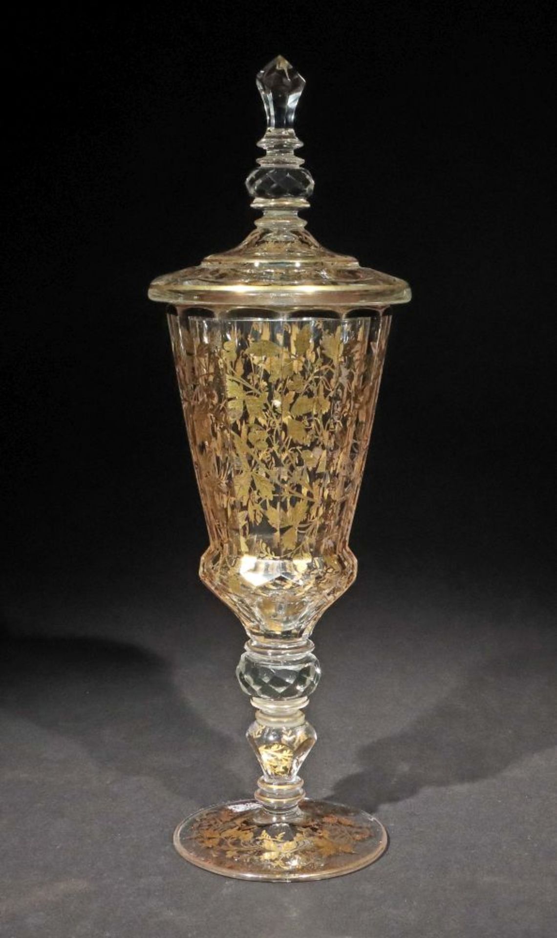 Deckelpokal Um 1800, farbloses Glas