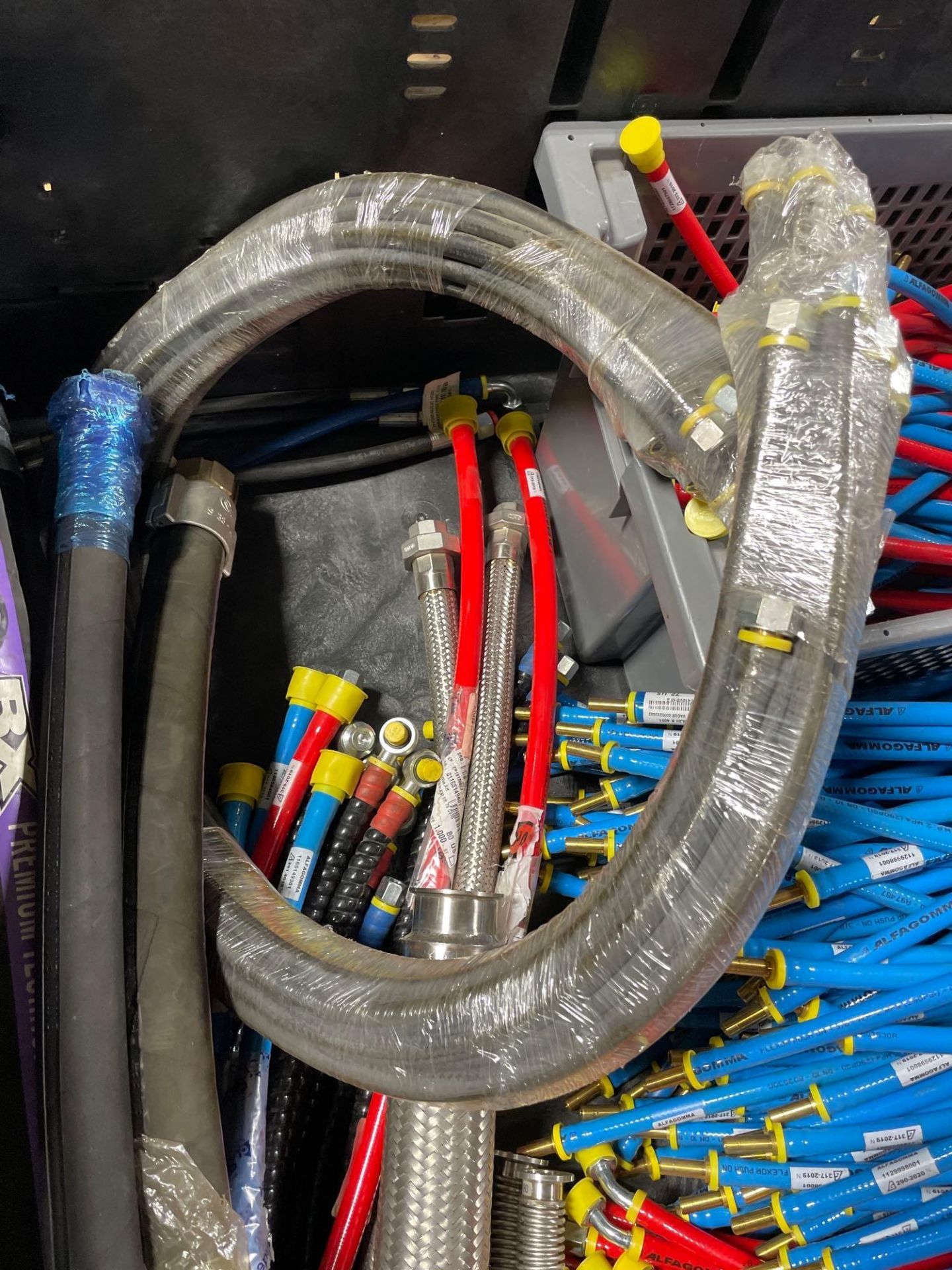 Pallet of hoses - Image 6 of 7