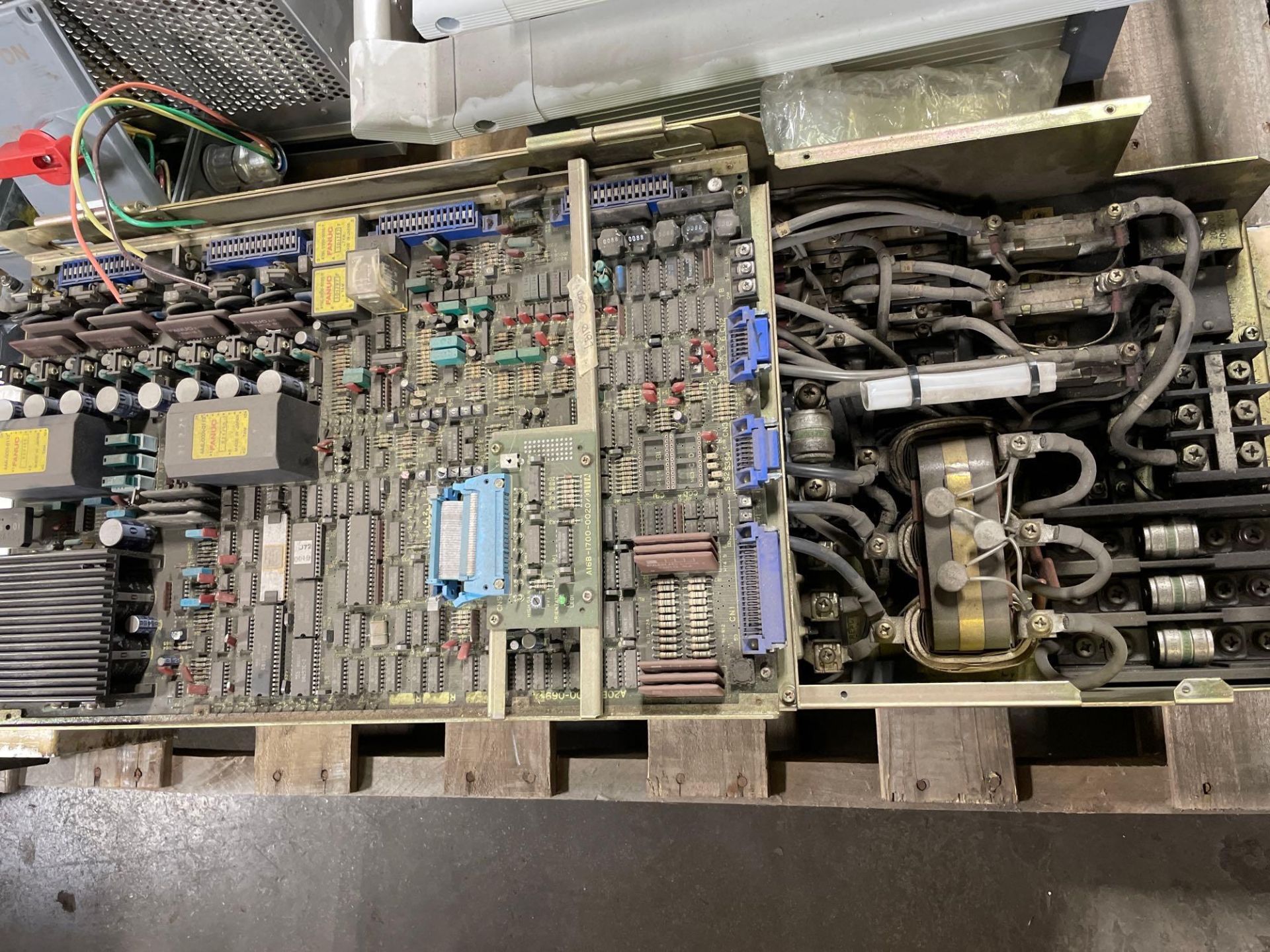 Pallet of electrical components - Image 12 of 14