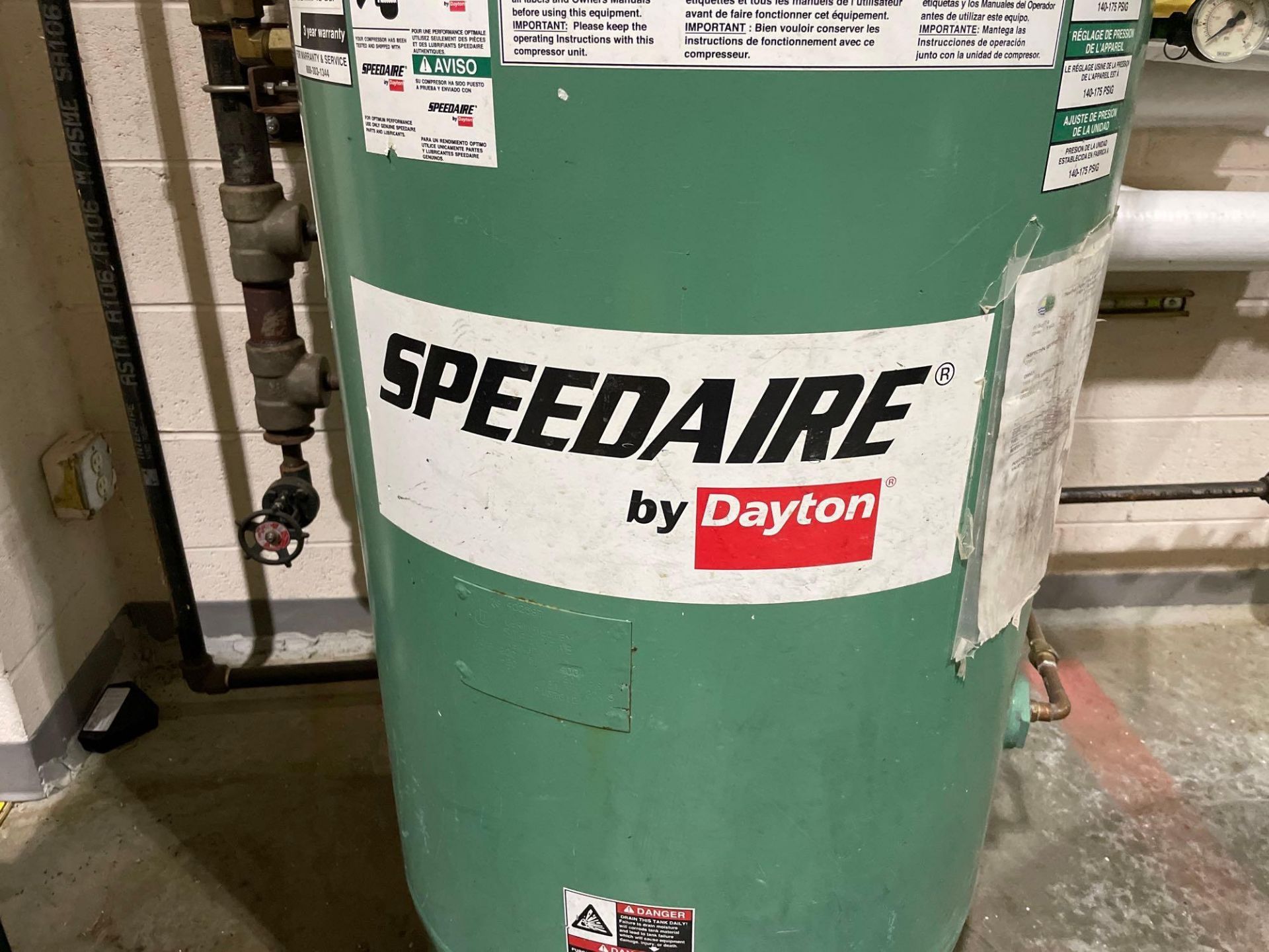 SpeedAire by Dayton Air Compressor - Image 5 of 6