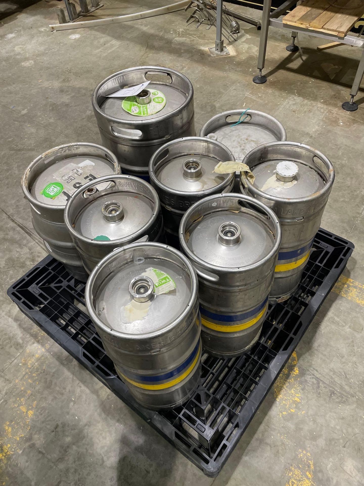 Kegs Various Sizes (8) - Image 2 of 2