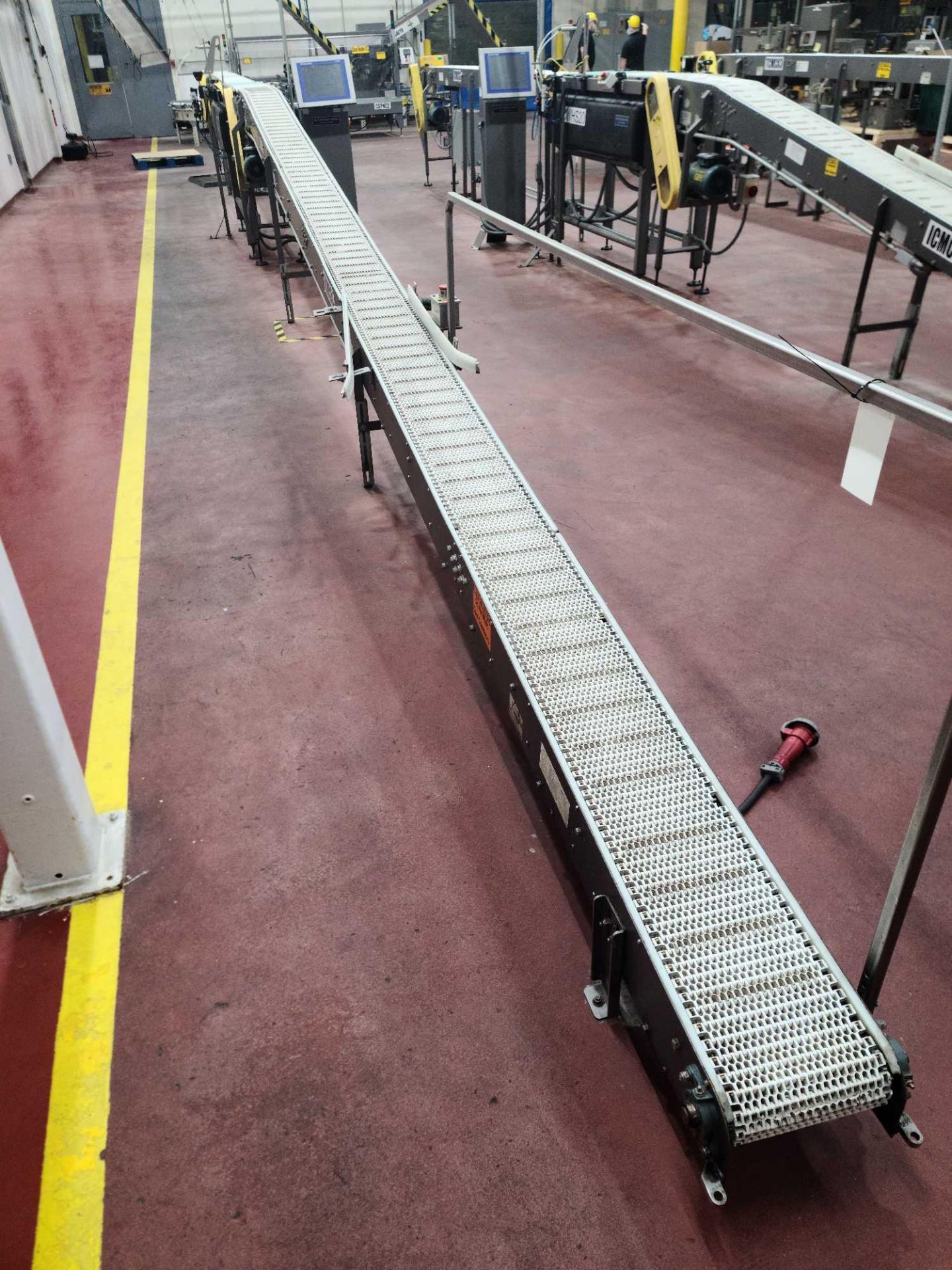 Multi-Conveyor 27.5' Plastic Mat-Top Incline Conveyor - Image 2 of 6