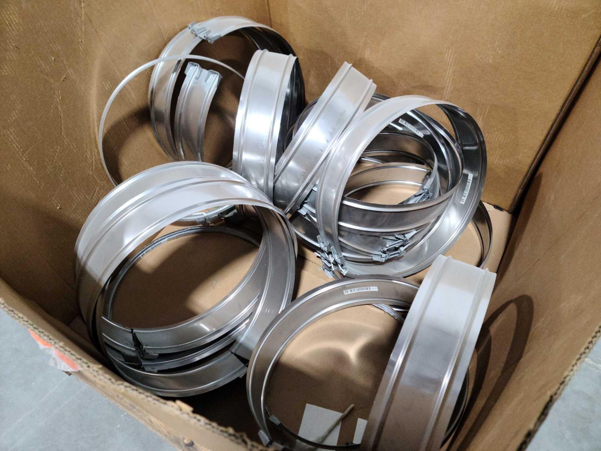 Box of 20" Diameter Air Duct Clamps - Image 2 of 5