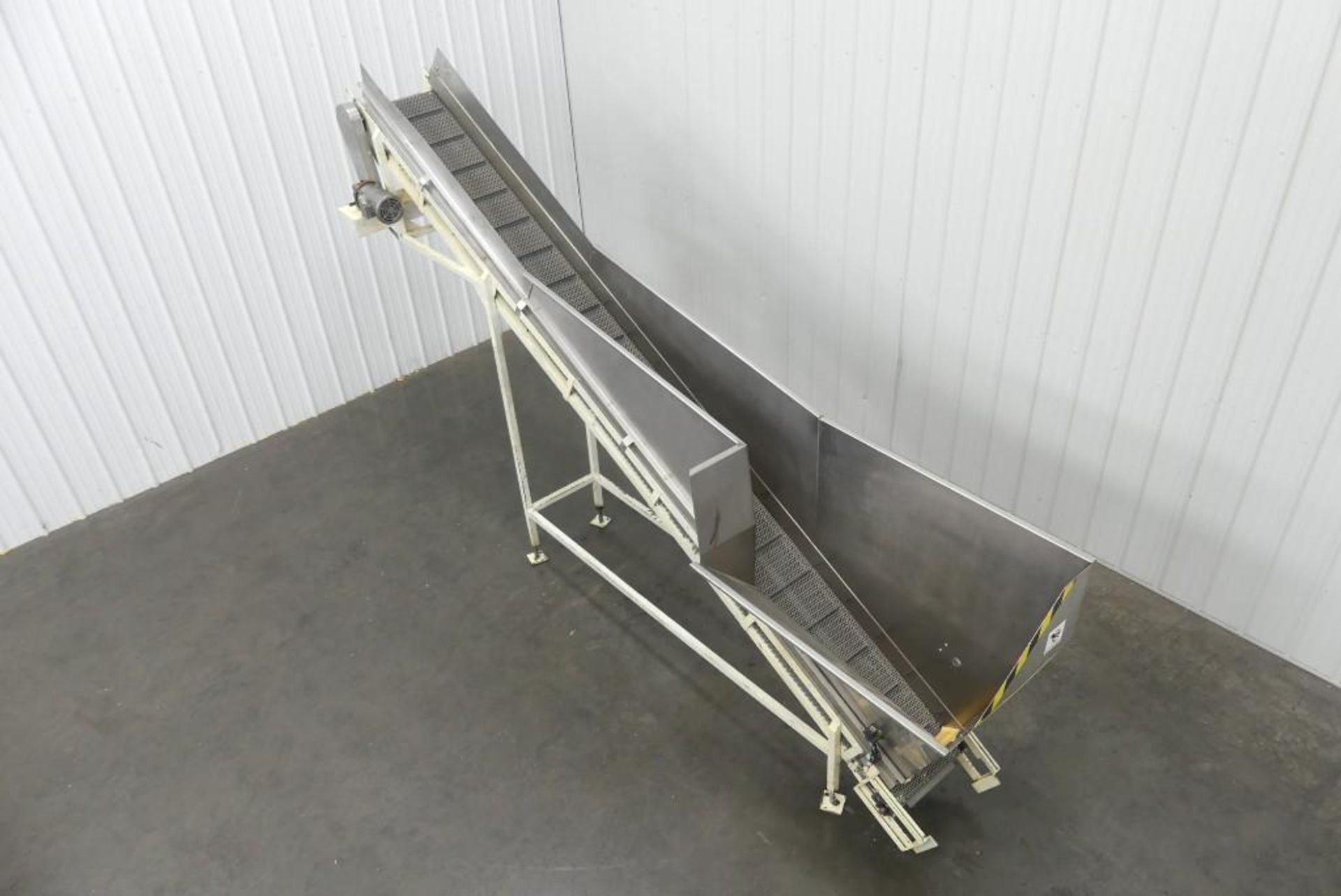 Cleated Incline Conveyor with Hopper 16" Wide - Image 2 of 12