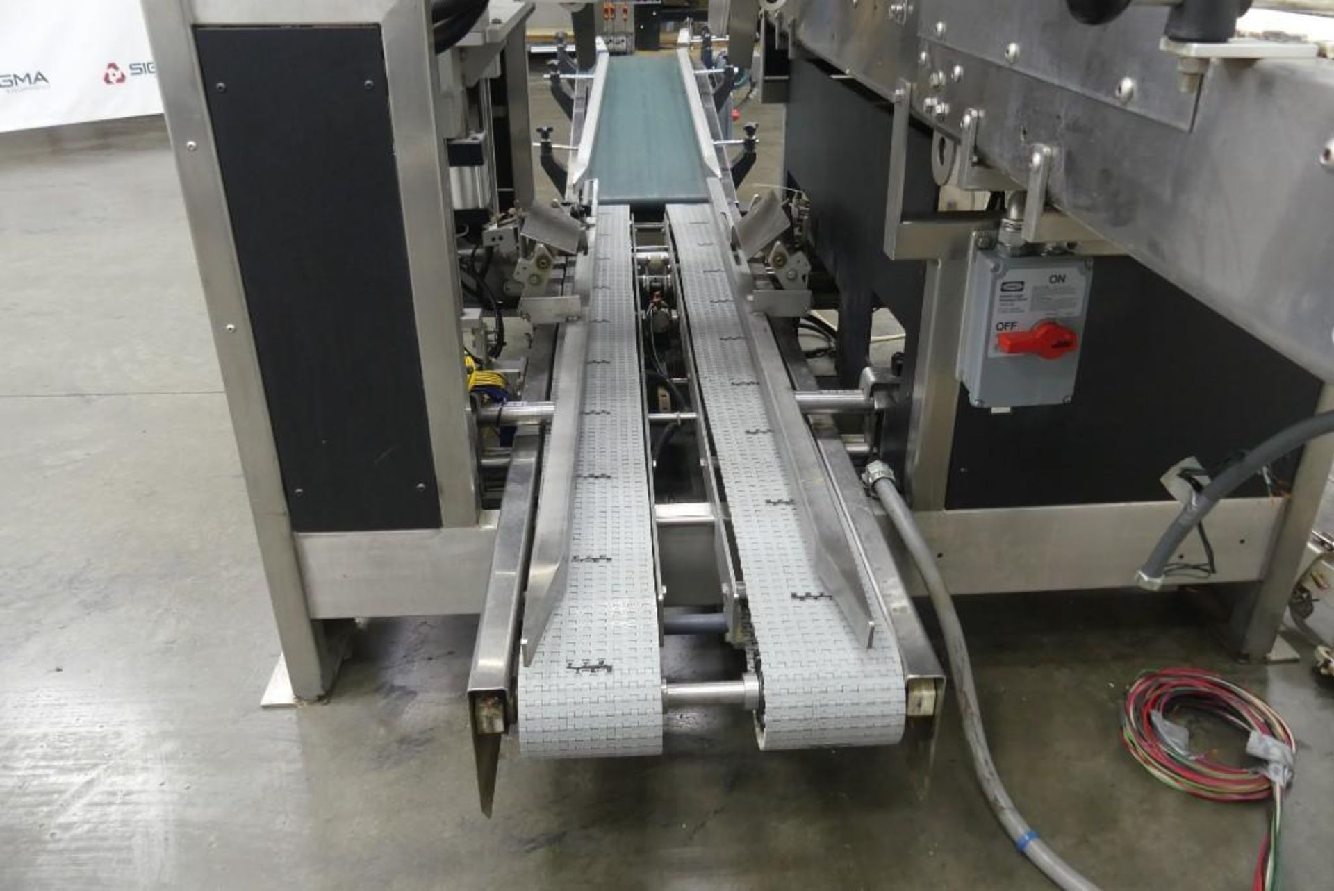 Fallas R400 Robotic Case Packer with Uppender - Image 10 of 45