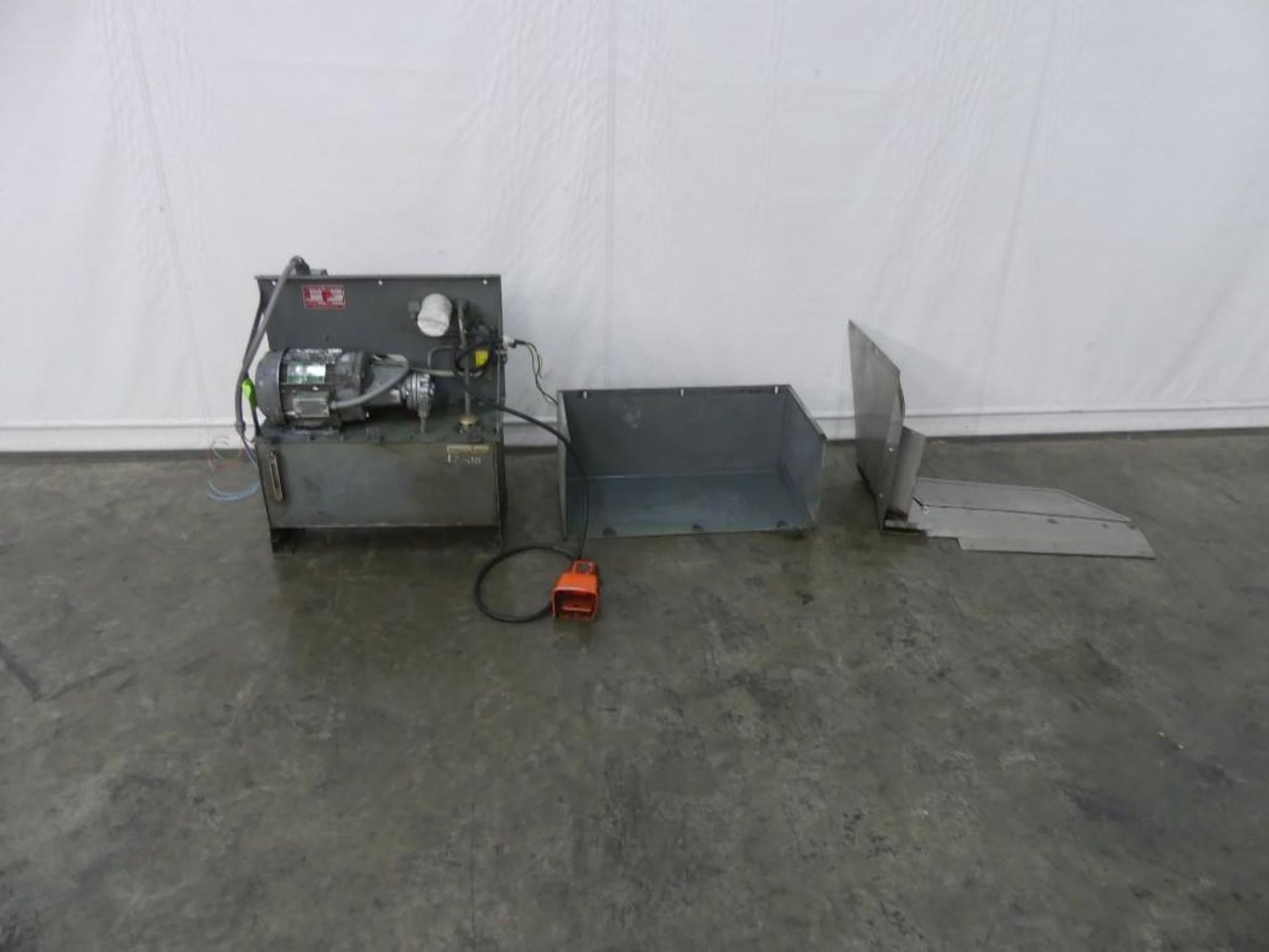 Sackett Systems Pivot 3 HP Hydraulic Dumper - Image 12 of 15