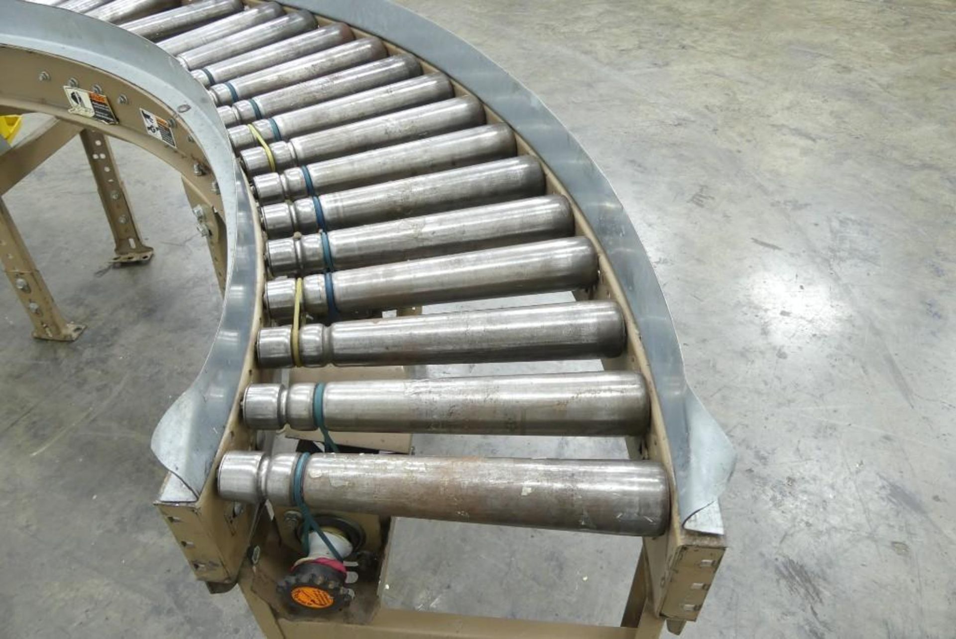 90 Degree Turn Lineshaft Roller Conveyor 15" Wide - Image 4 of 9