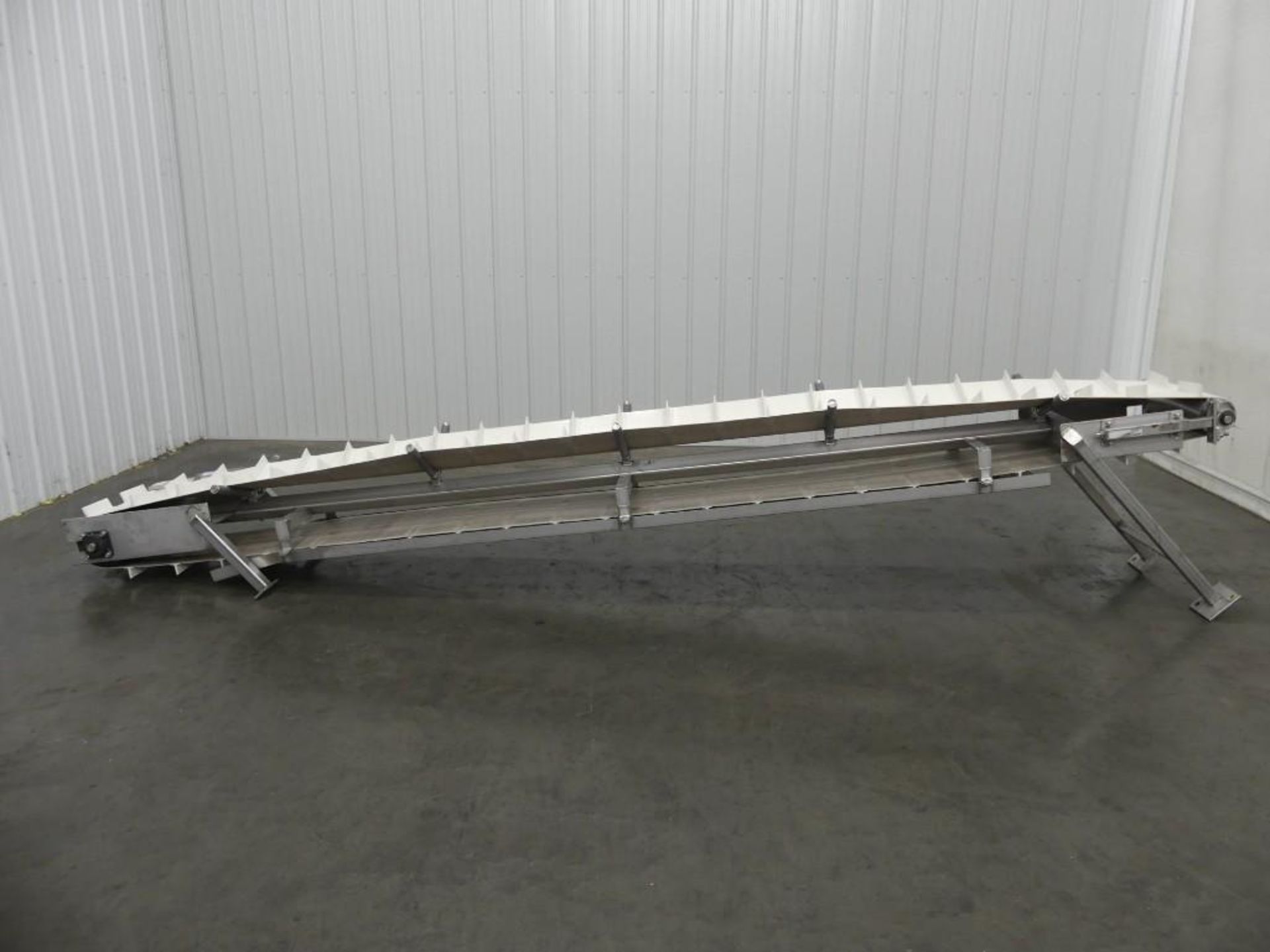 Plastic Cleated Belt Conveyor 185" L x 18" W - Image 2 of 9