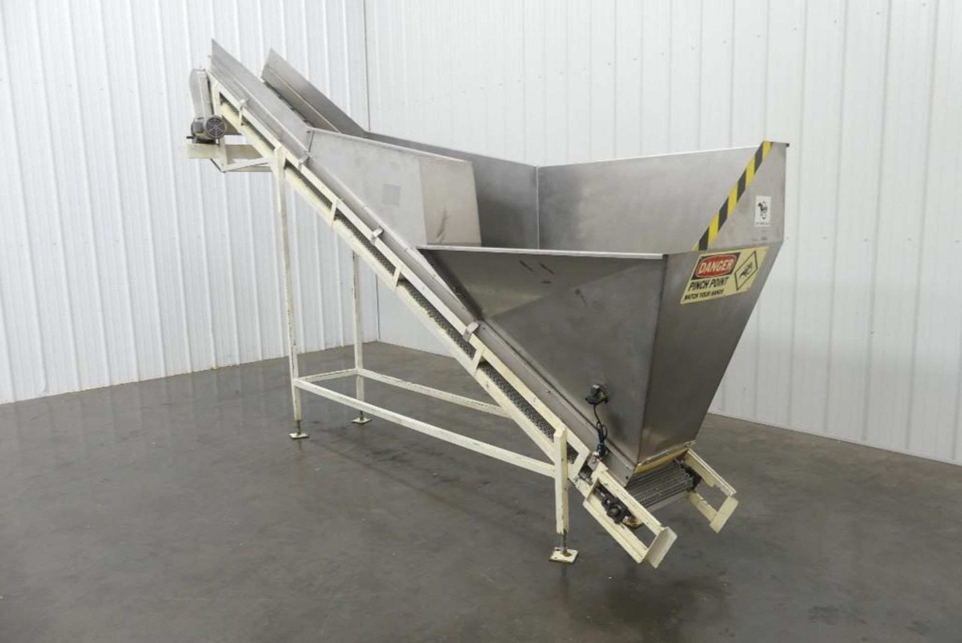 Cleated Incline Conveyor with Hopper 16" Wide