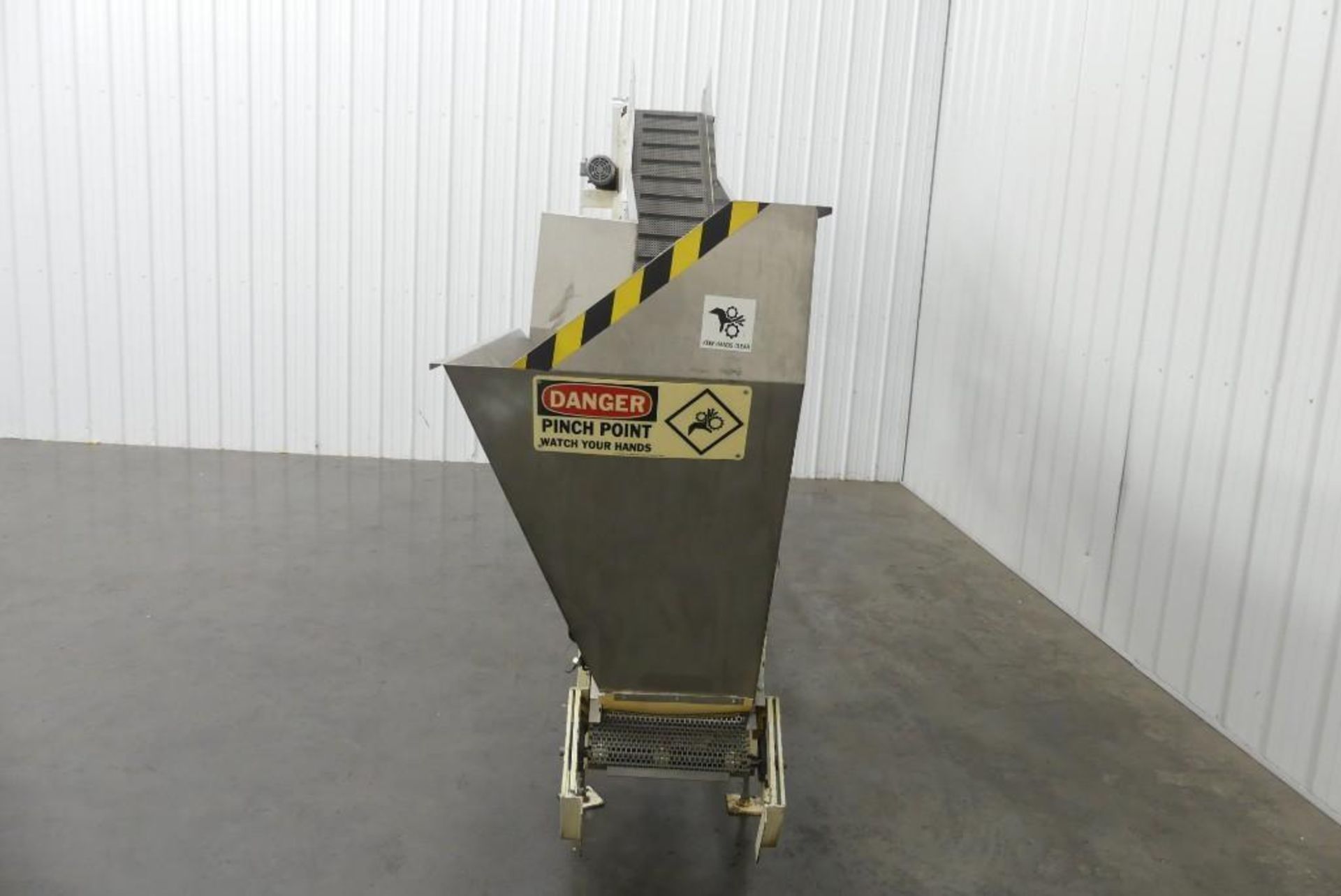 Cleated Incline Conveyor with Hopper 16" Wide - Image 5 of 12