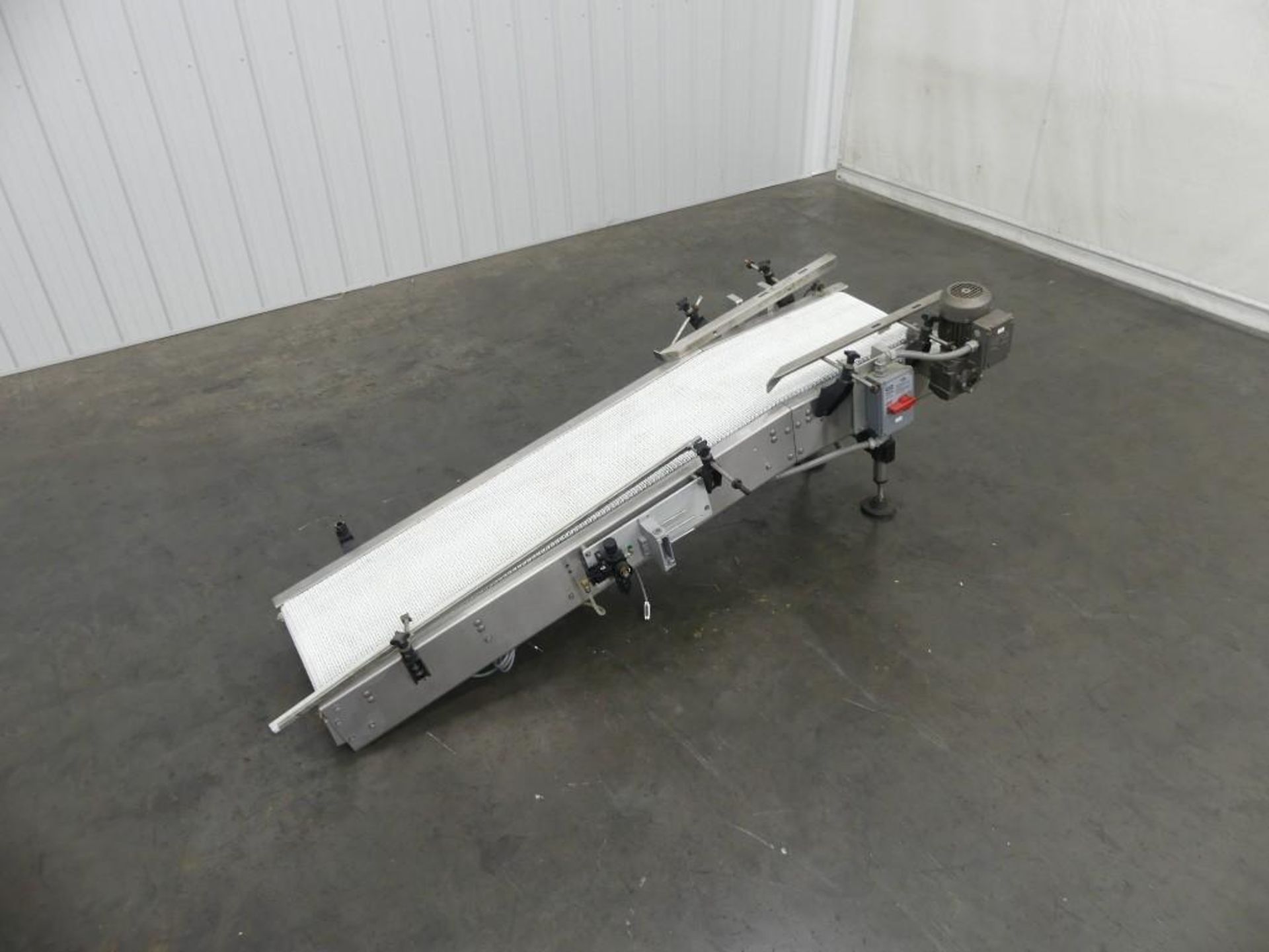 Plastic Mat-Top Incline Conveyor 86" L x 16" W