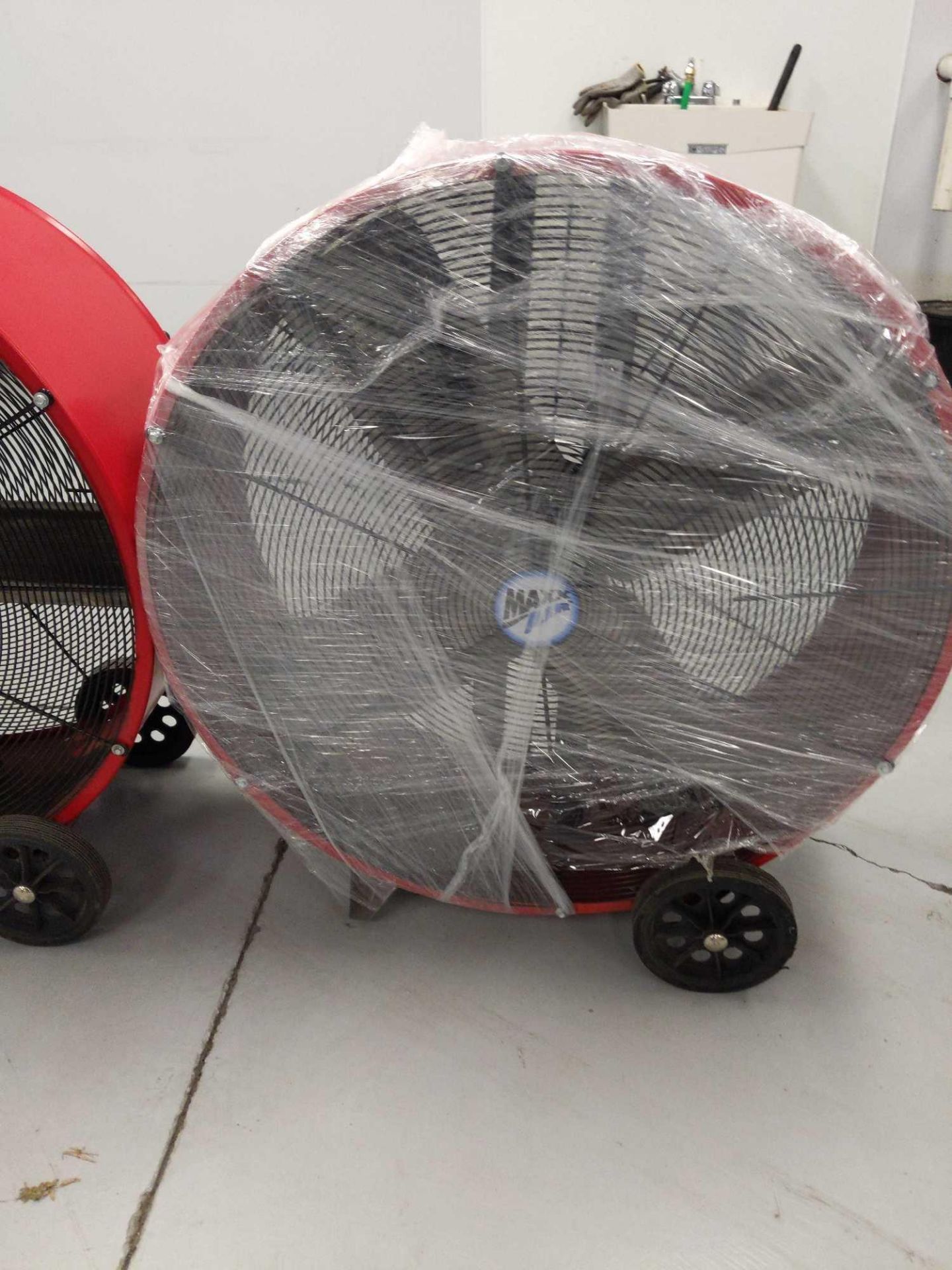 2 Maxx Air Fans with Wheels - Image 5 of 6