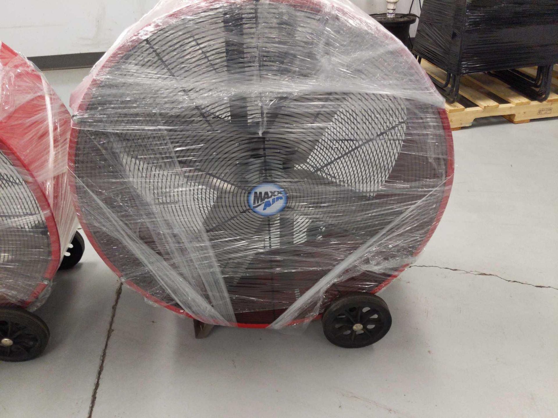 2 Maxx Air Fans with Wheels - Image 5 of 6