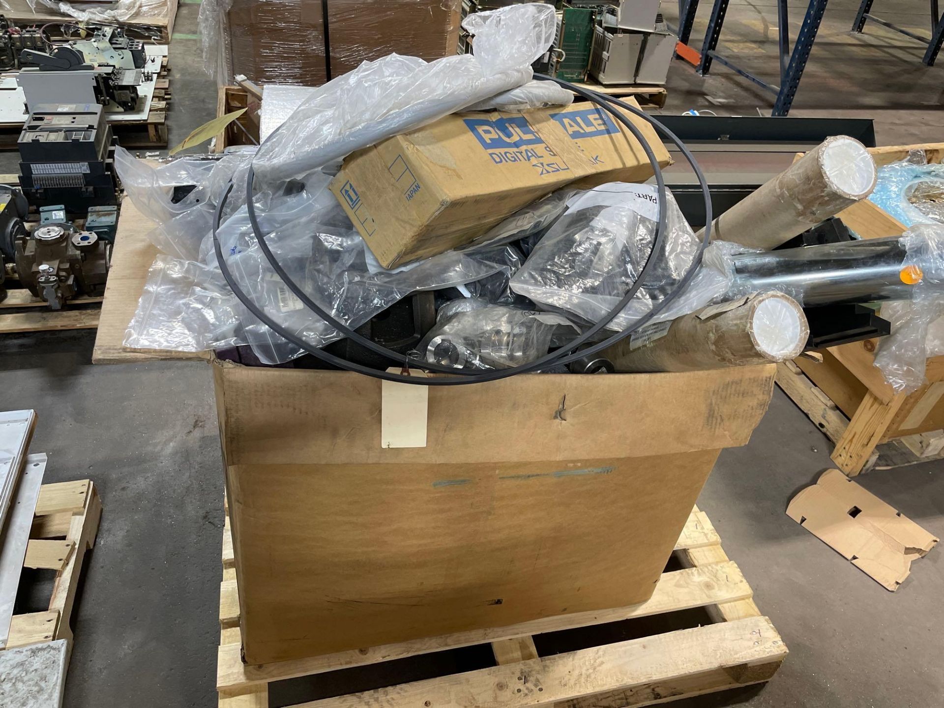 Pallet of misc parts