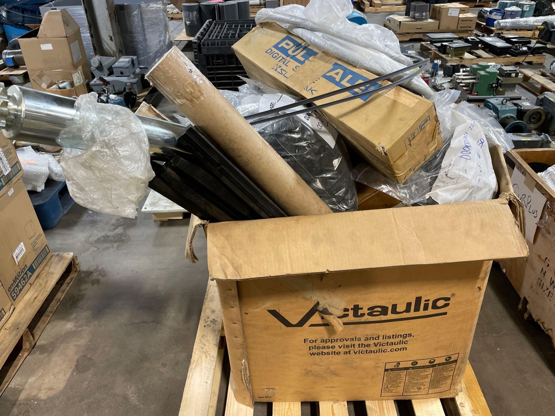 Pallet of misc parts - Image 2 of 15