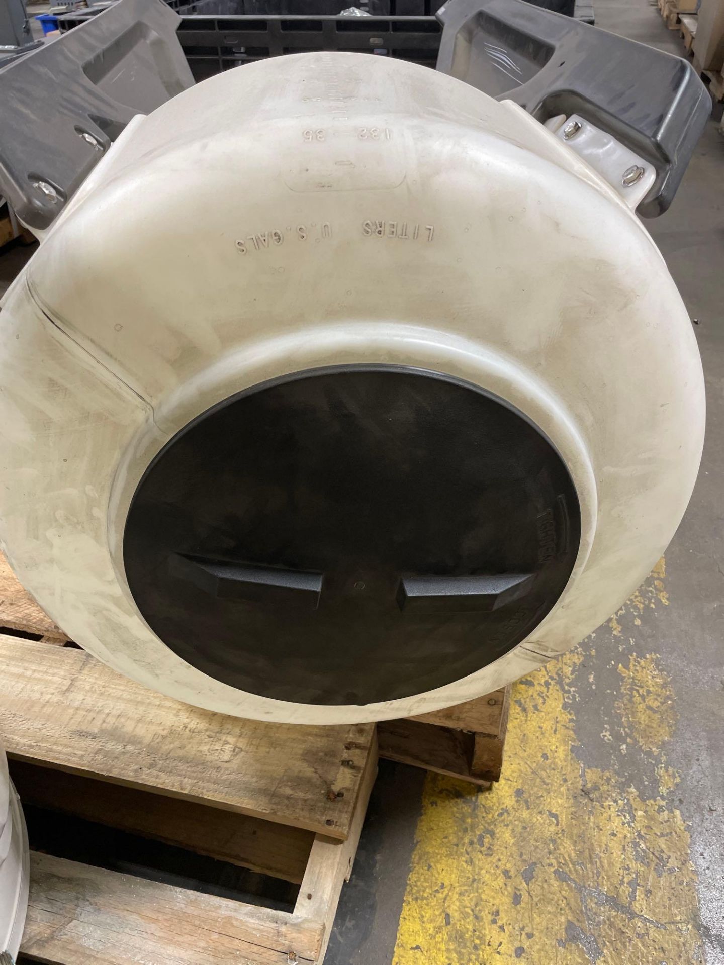 Ace Roto-Mold Tank 35 Gallons - Image 4 of 5