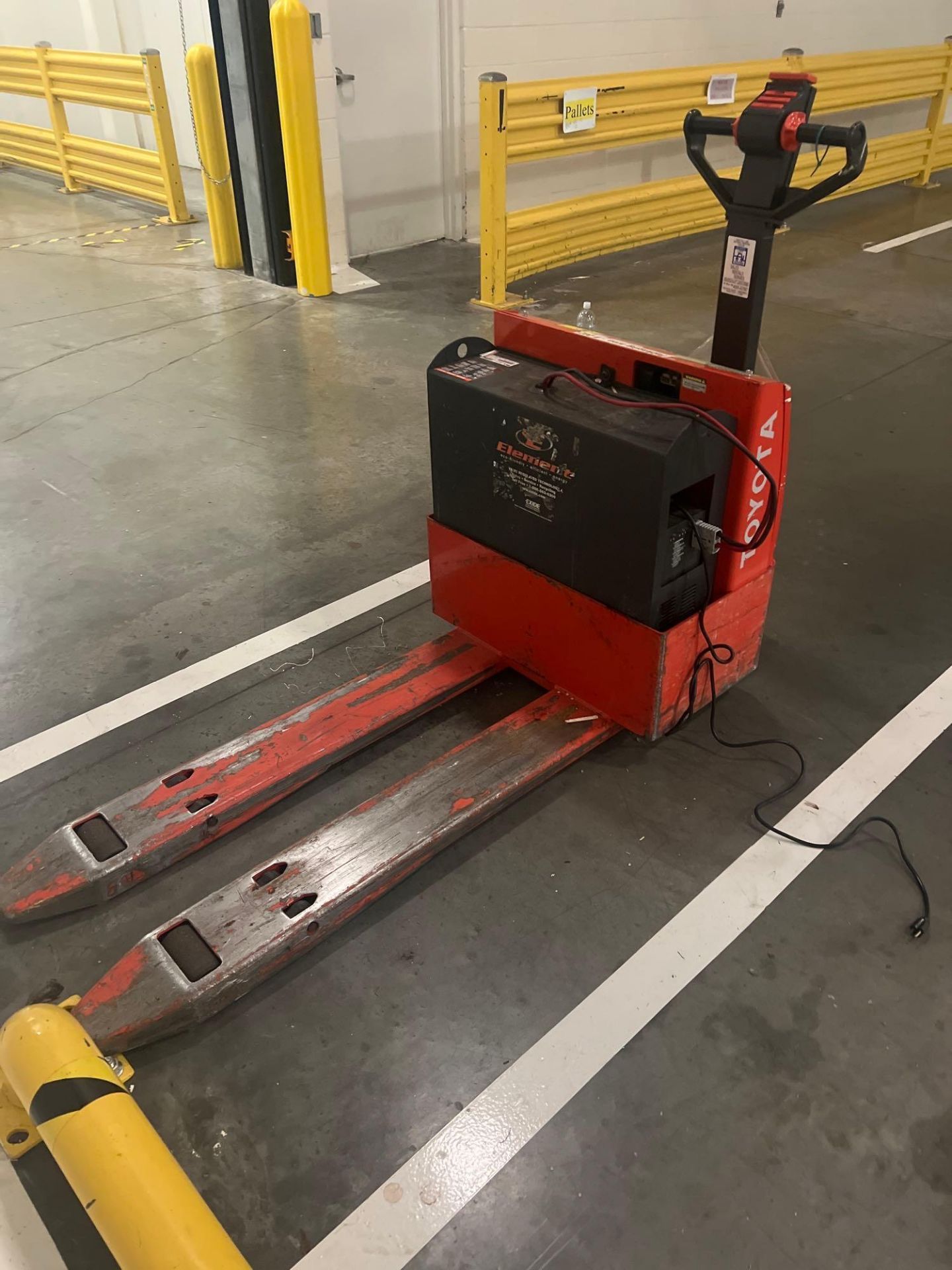Toyota 6HBW20 Electric Pallet Truck - Image 3 of 6